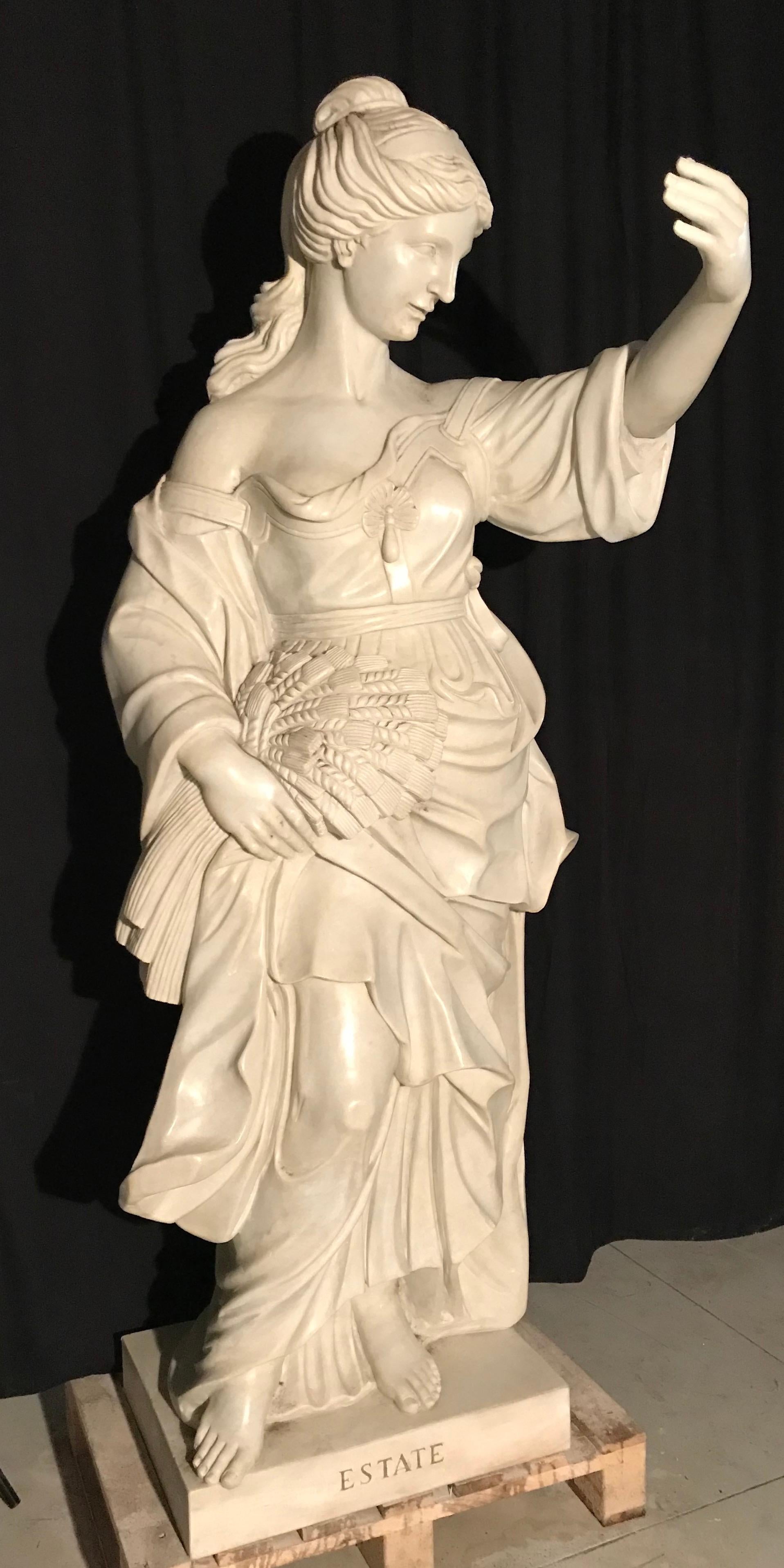 Sculpture baroque italienne en marbre blanc de la fontaine Trevi Quatre Saisons en vente 1