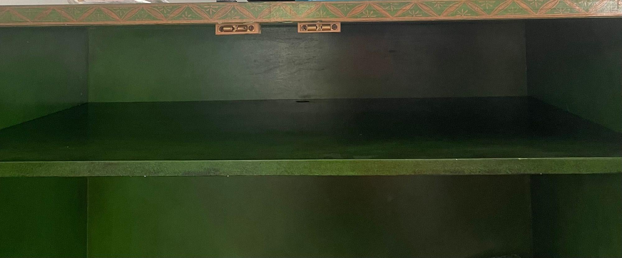 Grüner Chinoiserie-Lack-Barschrank im italienischen Barock-Stil. 20. Jahrhundert. im Angebot 5