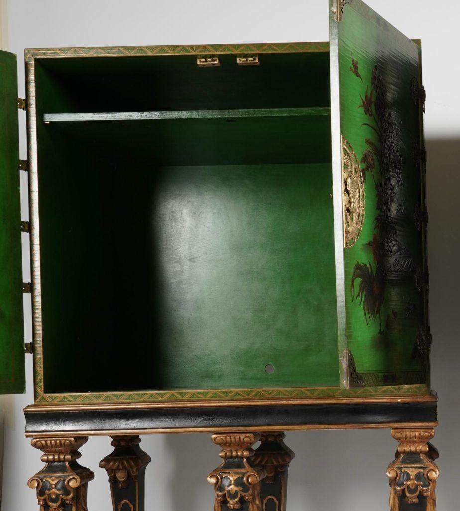 Grüner Chinoiserie-Lack-Barschrank im italienischen Barock-Stil. 20. Jahrhundert. im Angebot 4