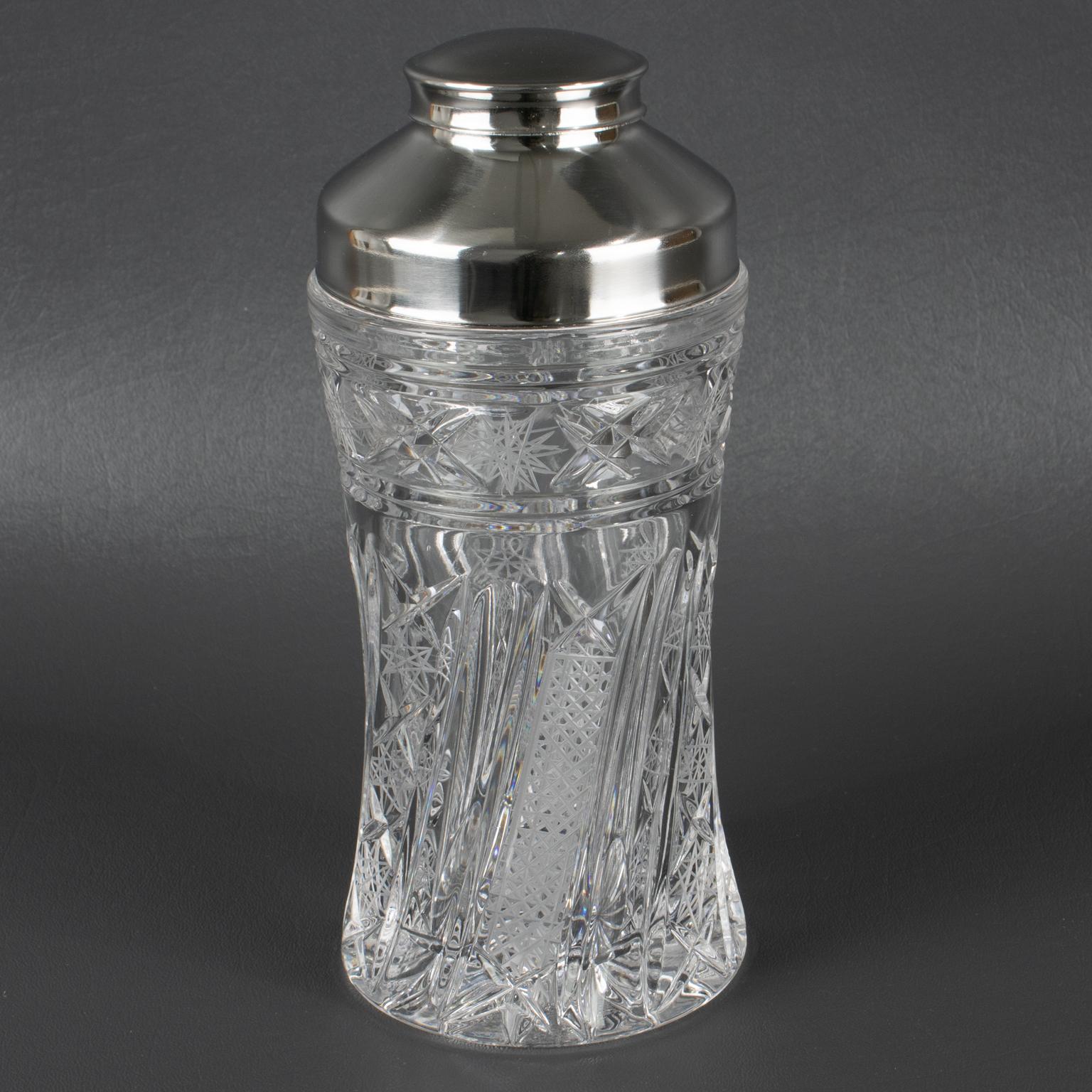 Hollywood Regency Italian Barware Chrome and Etched Crystal Martini Cocktail Shaker, circa 1950 in vendita