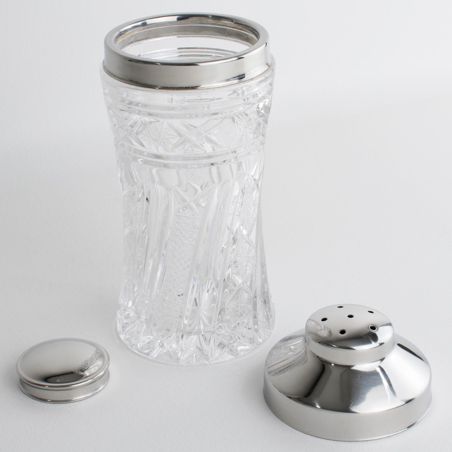 Italian Barware Chrome and Etched Crystal Martini Cocktail Shaker, circa 1950 In condizioni ottime in vendita a Atlanta, GA