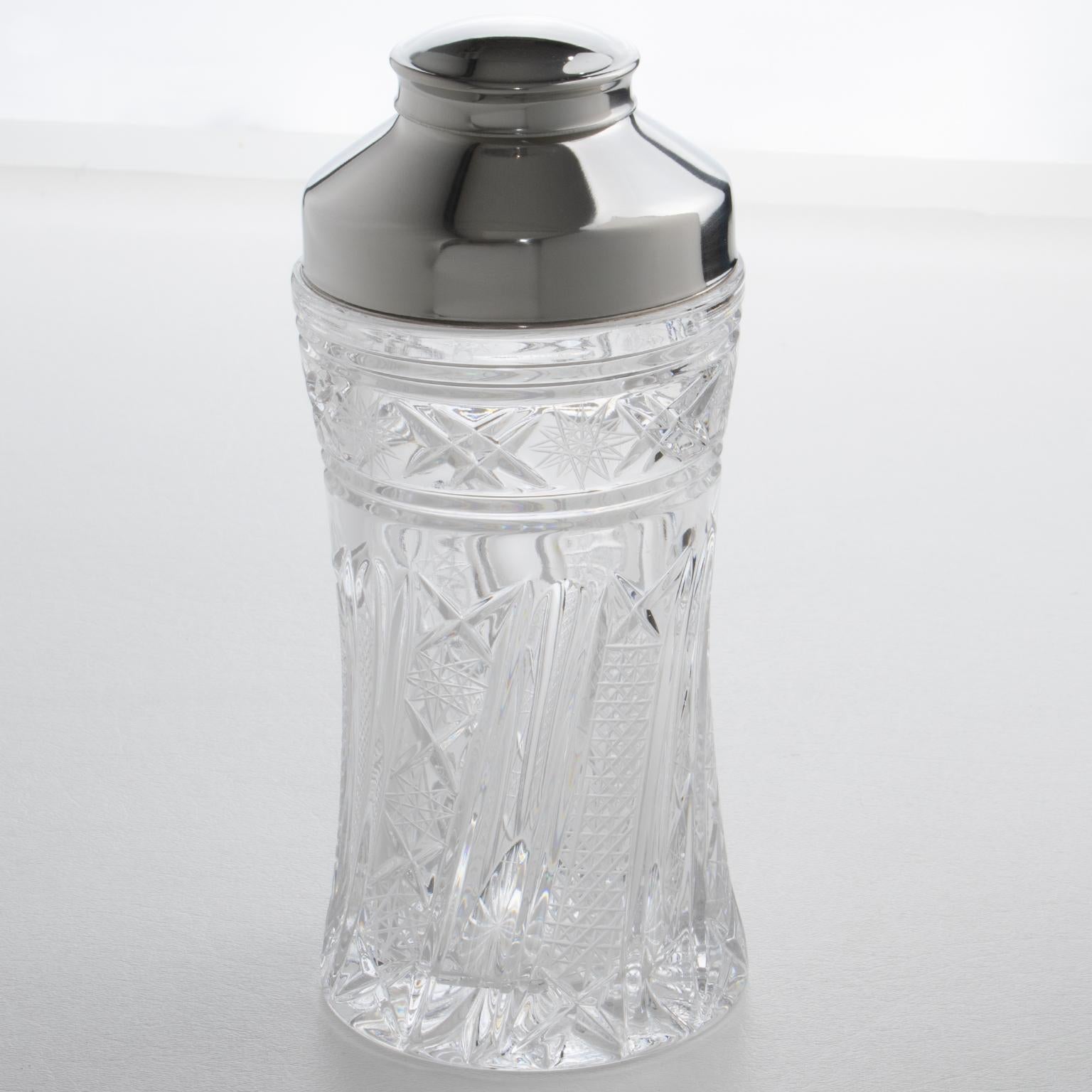 Metà XX secolo Italian Barware Chrome and Etched Crystal Martini Cocktail Shaker, circa 1950 in vendita