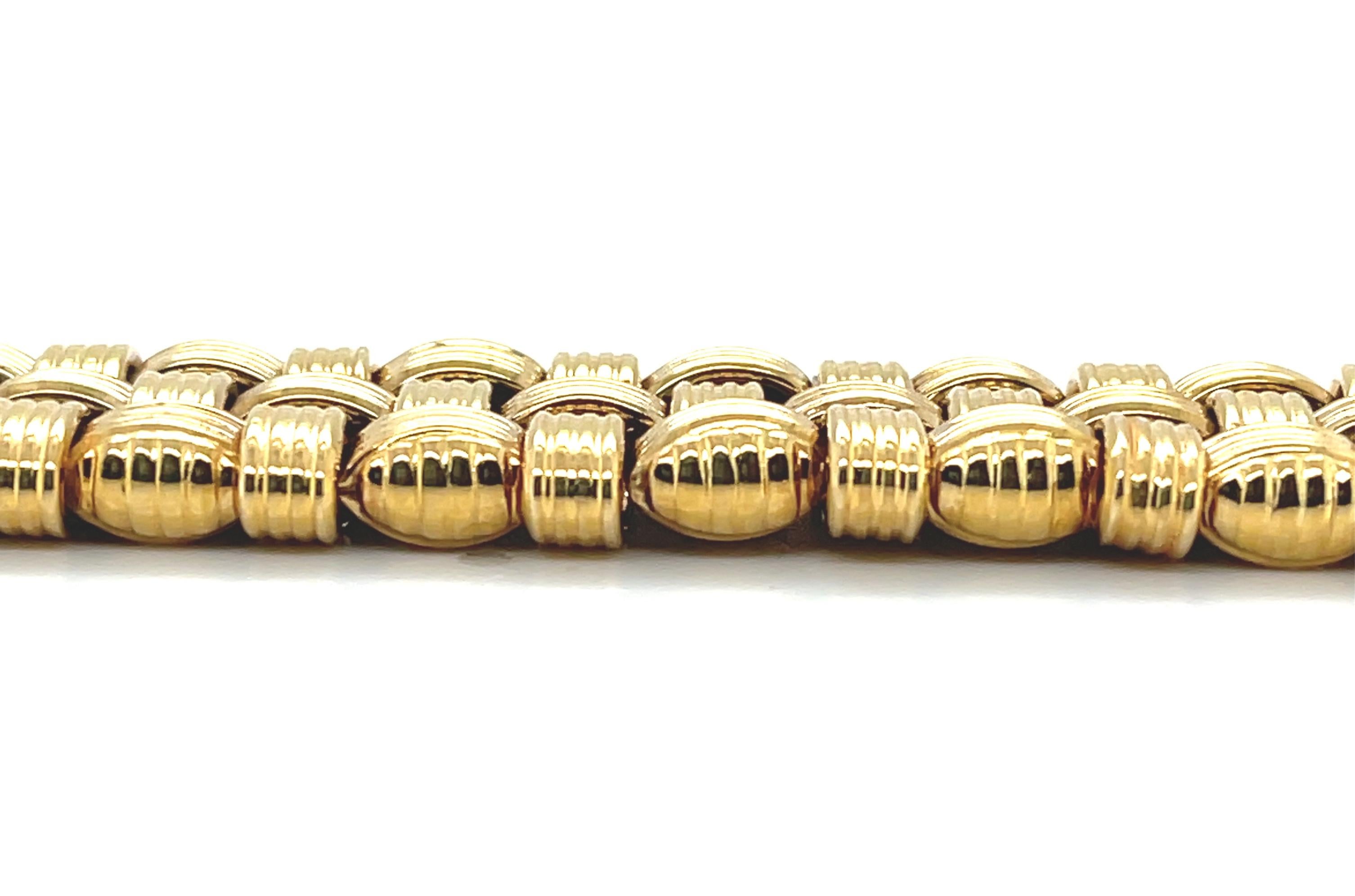  Italian Basketweave Bracelet in 14k Yellow Gold For Sale 2