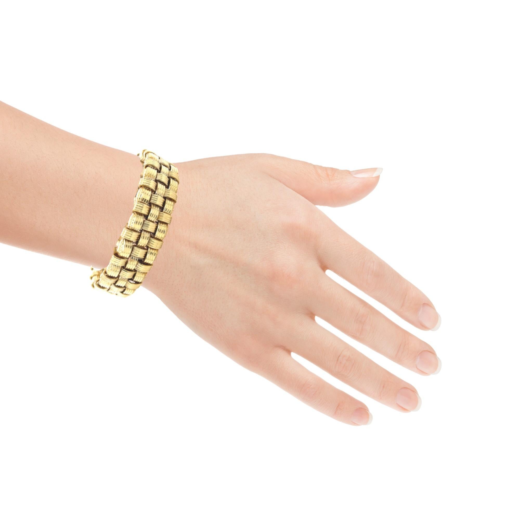  Italian Basketweave Bracelet in 14k Yellow Gold For Sale 3