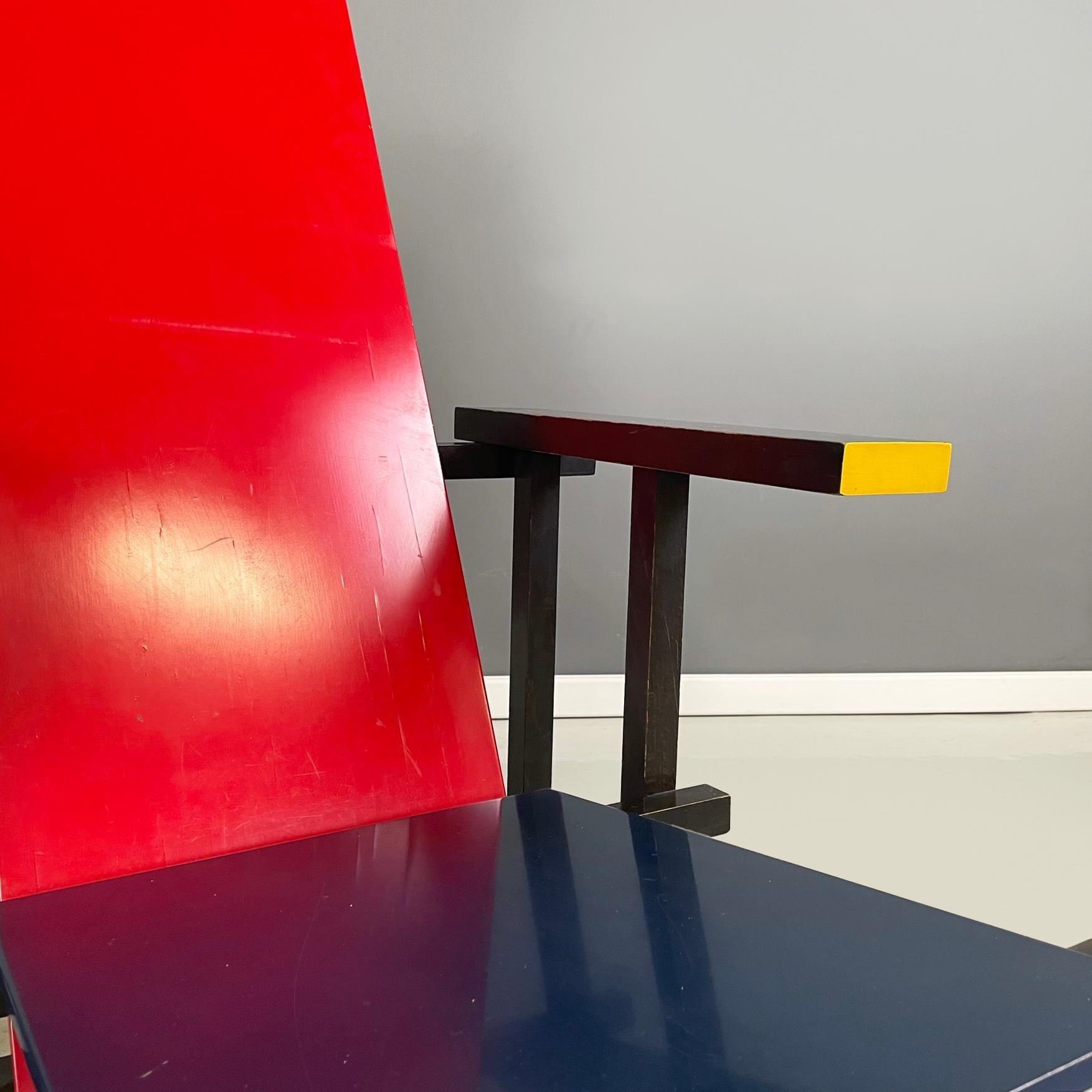 Fauteuil Bauhaus italien rouge et bleu par Rietveld 1ère production Cassina 1971 en vente 2