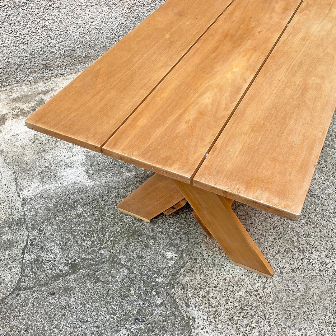 Tavolo Bauhaus italiano in legno massiccio di Gerrit Rietveld per Cassina, anni '80 in vendita 4