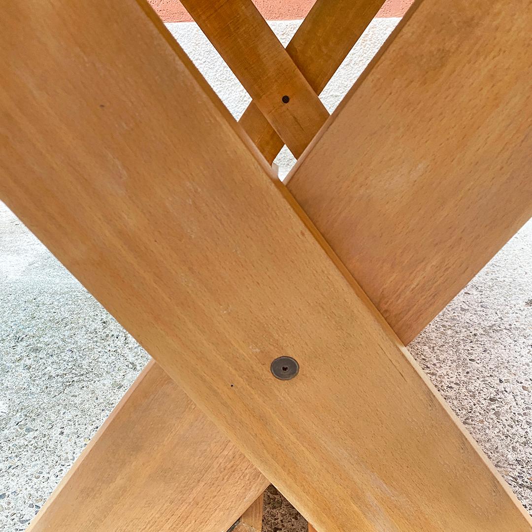 Tavolo Bauhaus italiano in legno massiccio di Gerrit Rietveld per Cassina, anni '80 in vendita 6