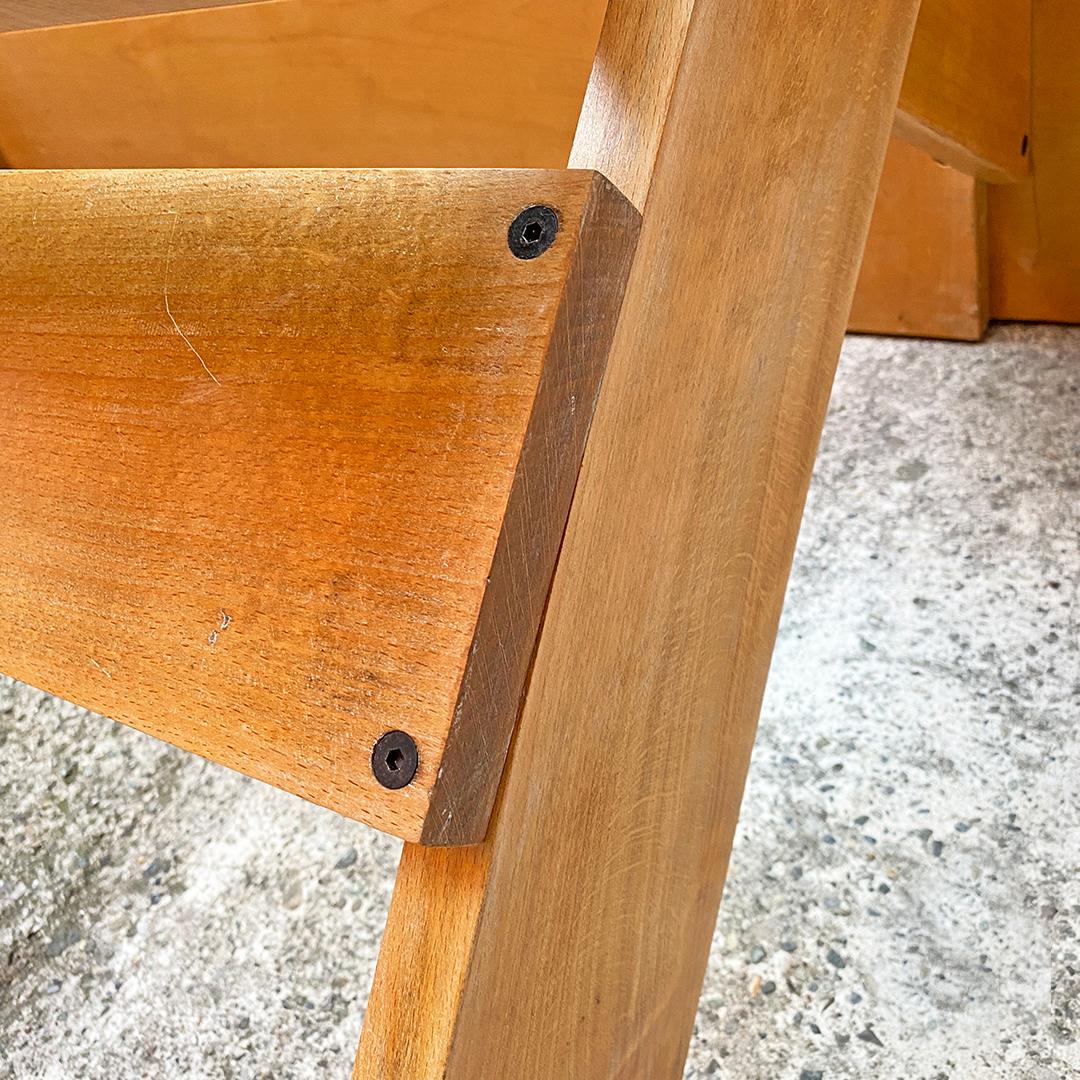 Tavolo Bauhaus italiano in legno massiccio di Gerrit Rietveld per Cassina, anni '80 in vendita 8