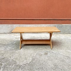 Tavolo Bauhaus italiano in legno massiccio di Gerrit Rietveld per Cassina, anni '80