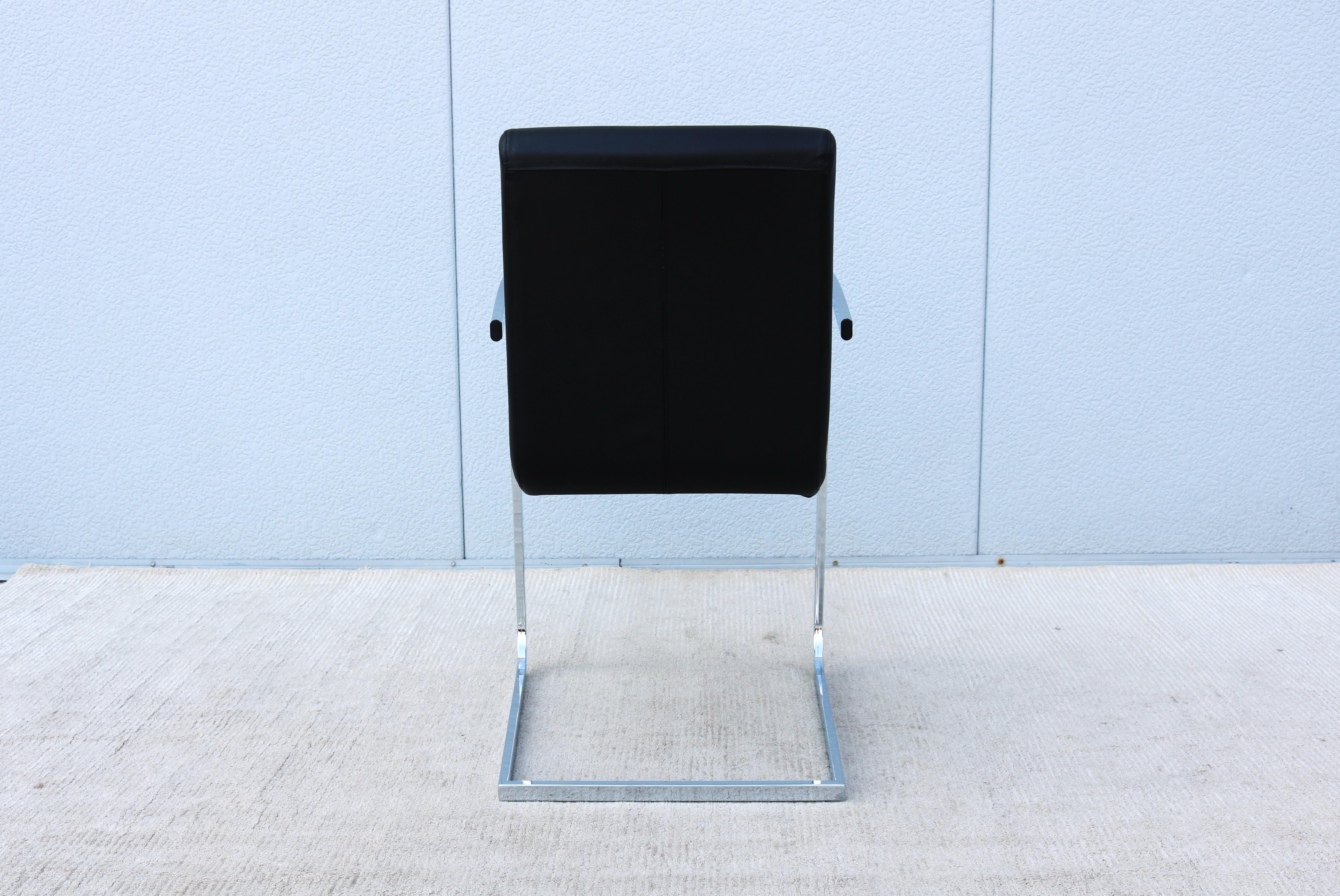 Poltrona Effezeta Cantilever in acciaio cromato e pelle nera in stile Bauhaus italiano in vendita 4