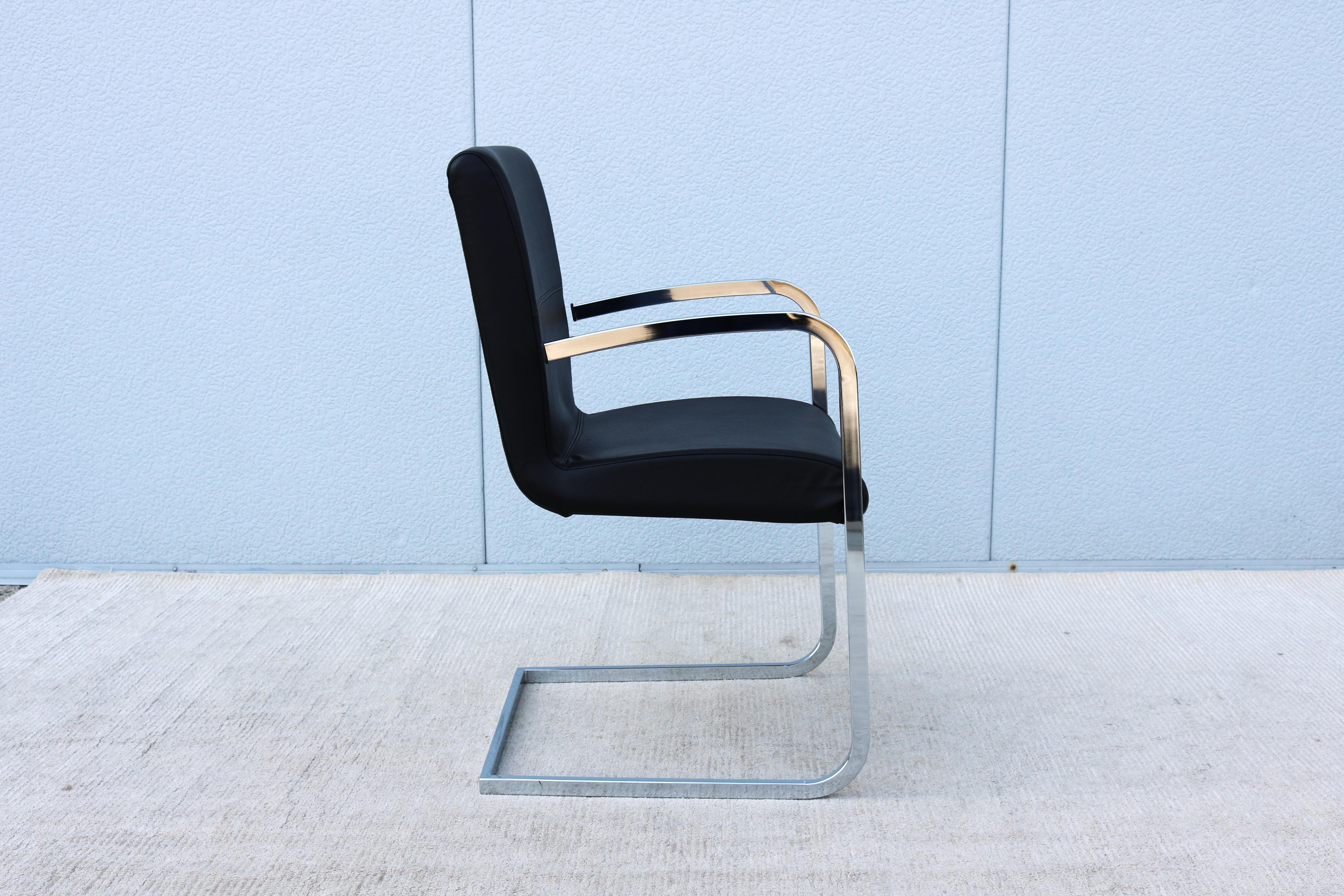 Poltrona Effezeta Cantilever in acciaio cromato e pelle nera in stile Bauhaus italiano in vendita 6