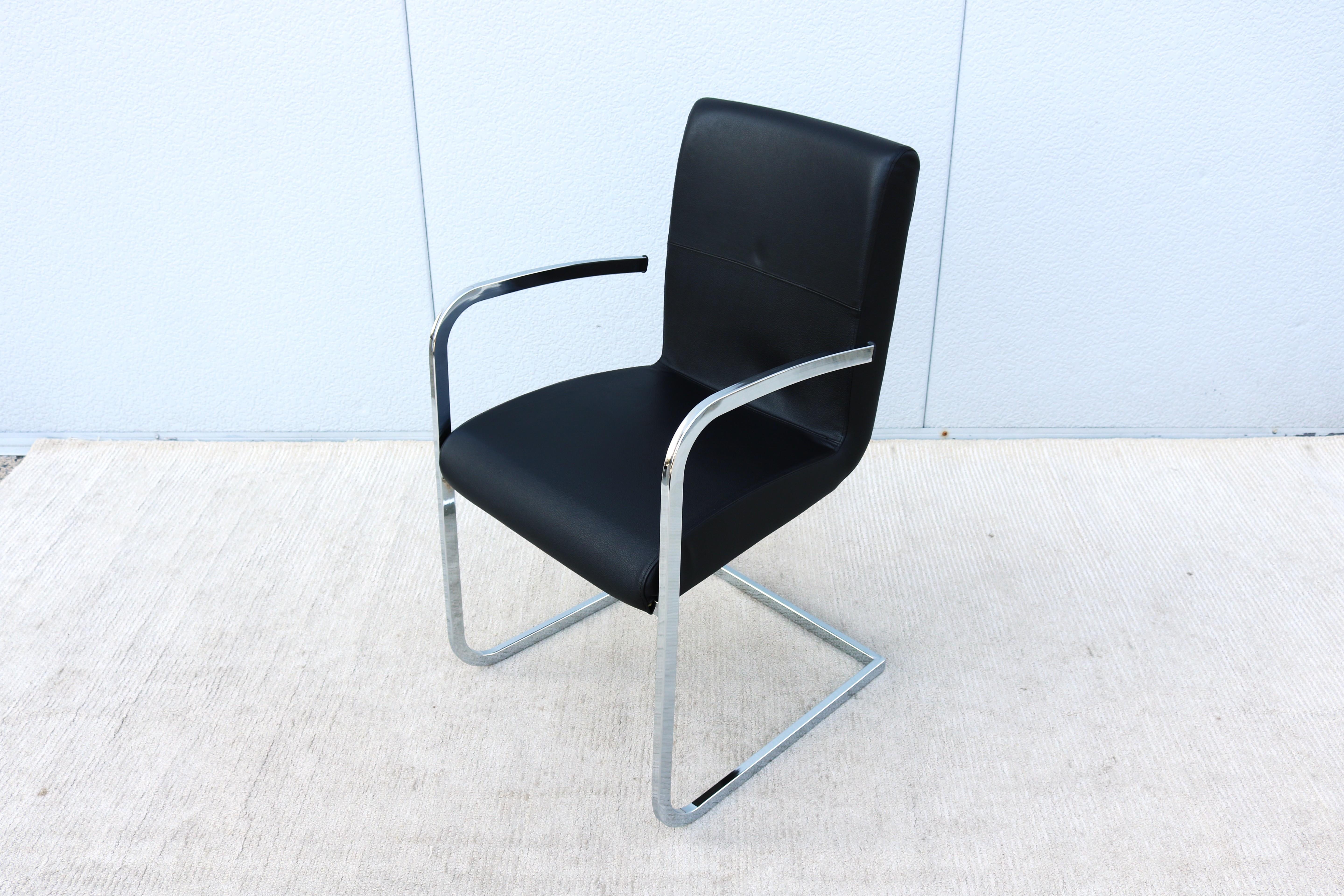 Poltrona Effezeta Cantilever in acciaio cromato e pelle nera in stile Bauhaus italiano in vendita 1