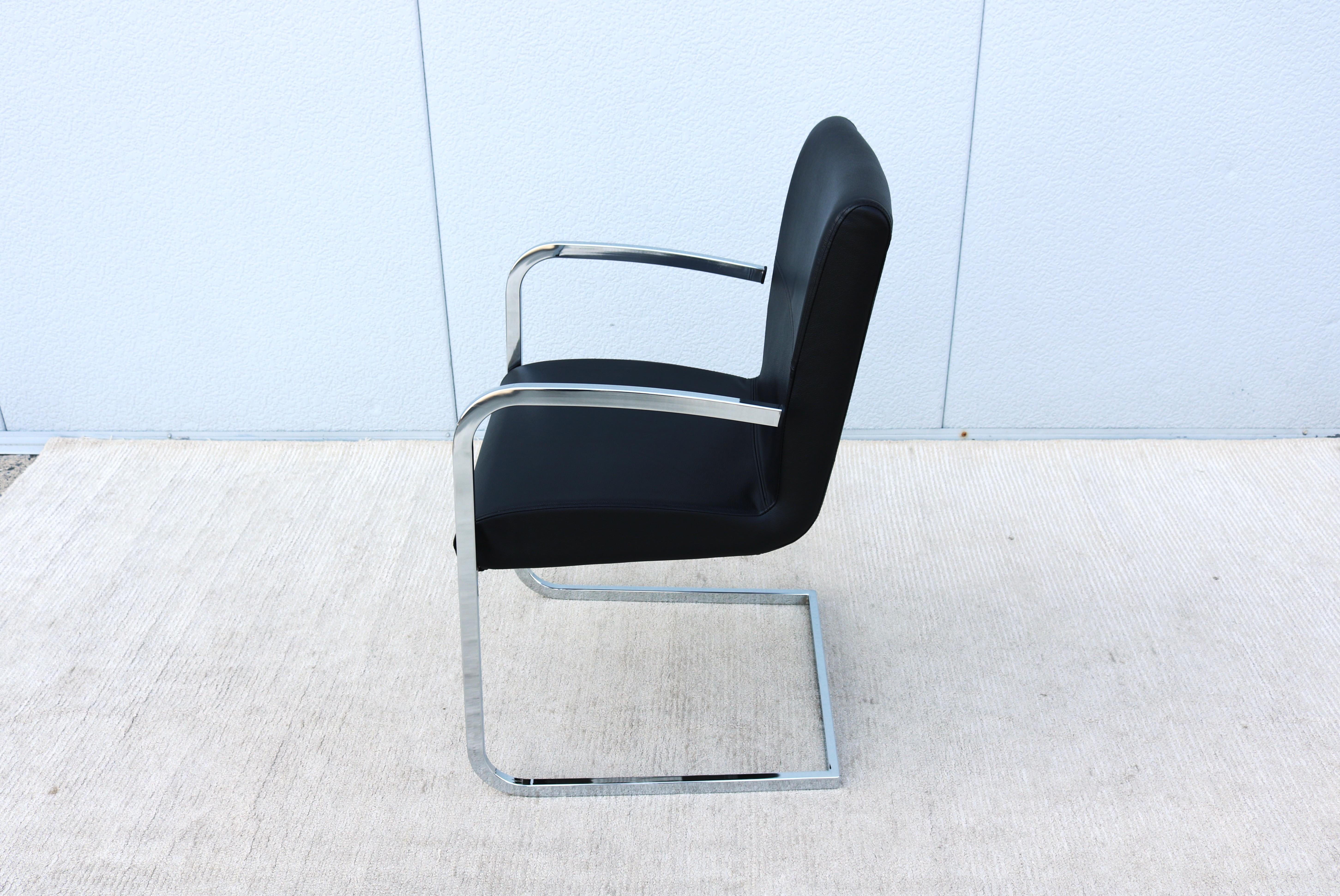 Poltrona Effezeta Cantilever in acciaio cromato e pelle nera in stile Bauhaus italiano in vendita 2