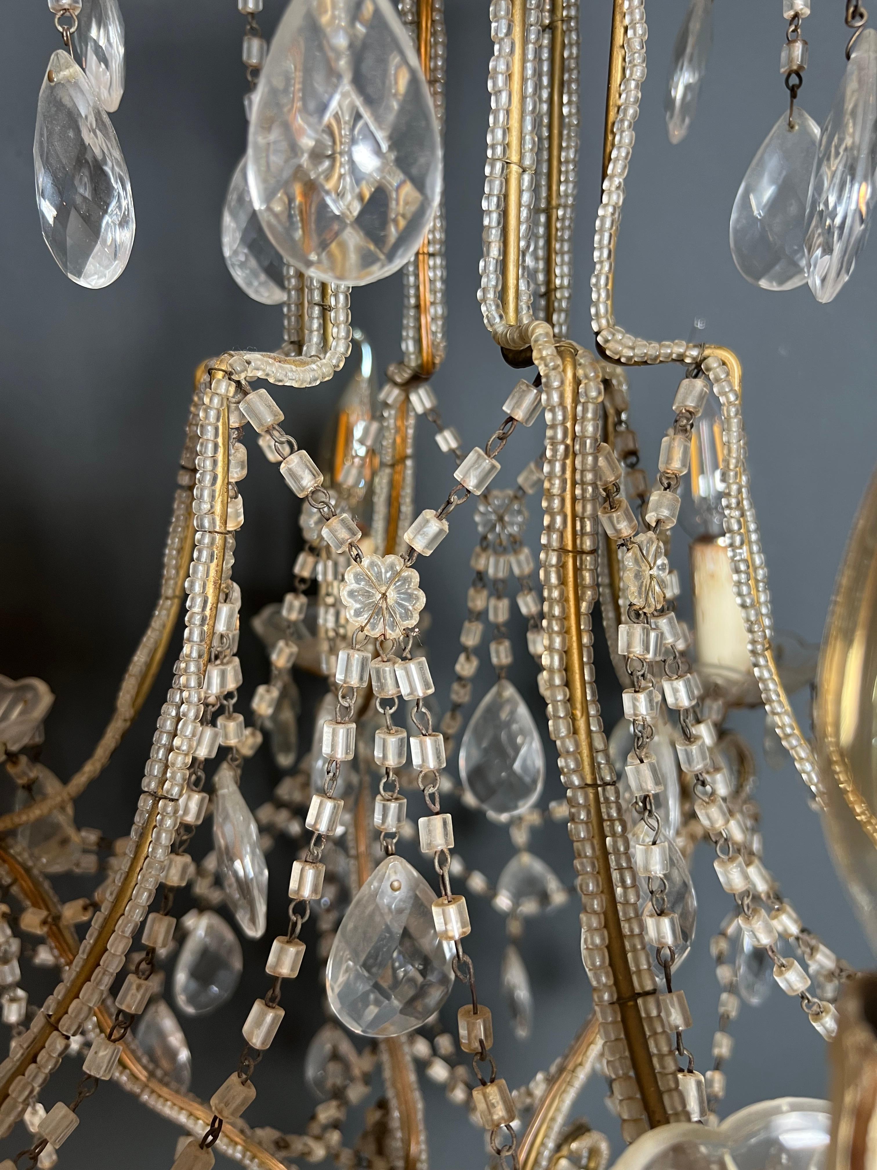 Cristallo Lampadario italiano con perline e cristalli in vendita