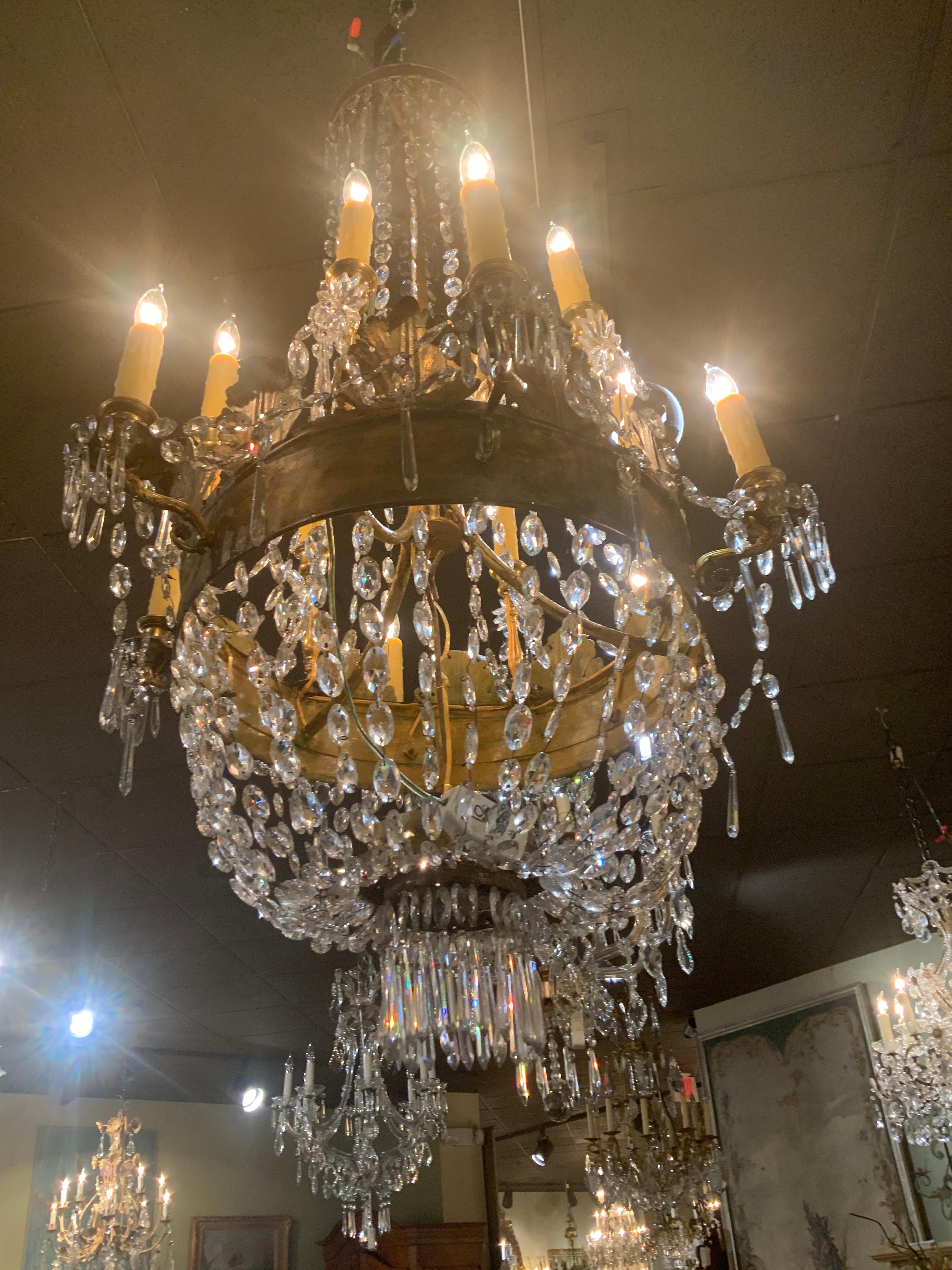 XX secolo Italian beaded and gilt metal tall chandelier with 14;lights in vendita