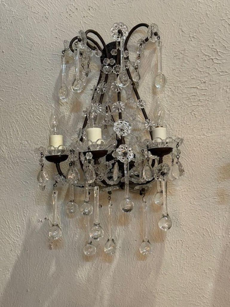 Appliques italiennes à fleurs en cristal perlé Bon état - En vente à Dallas, TX