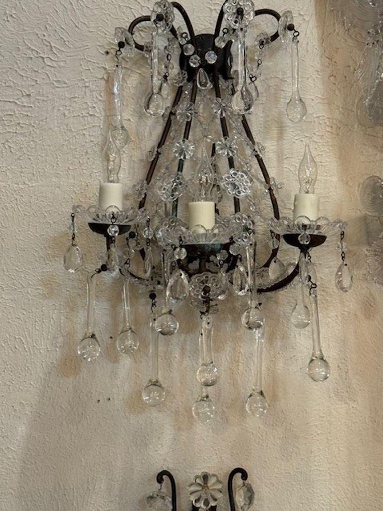 20ième siècle Appliques italiennes à fleurs en cristal perlé en vente