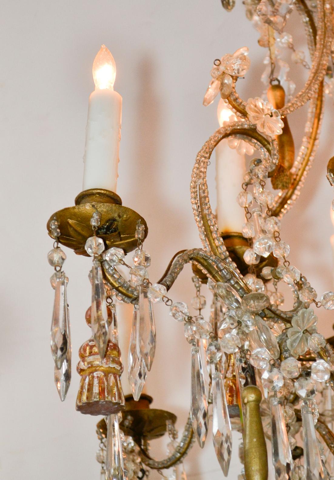 Early 20th Century Italian Beaded Giltwood Chandelier For Sale
