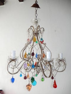 Italienischer Murano-Kronleuchter mit Perlen und bunten Früchten:: 1920