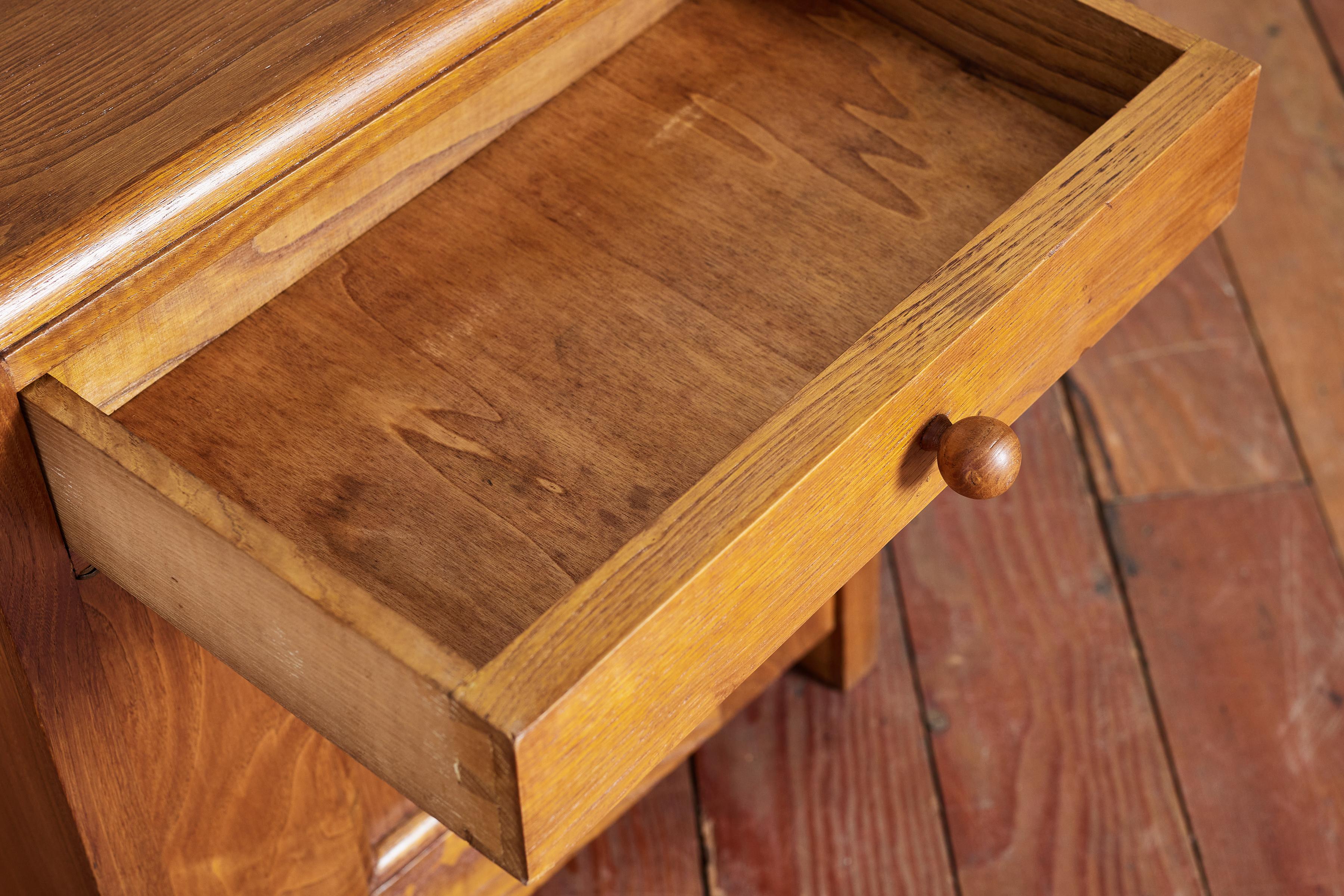 Italian Bedside Tables 8