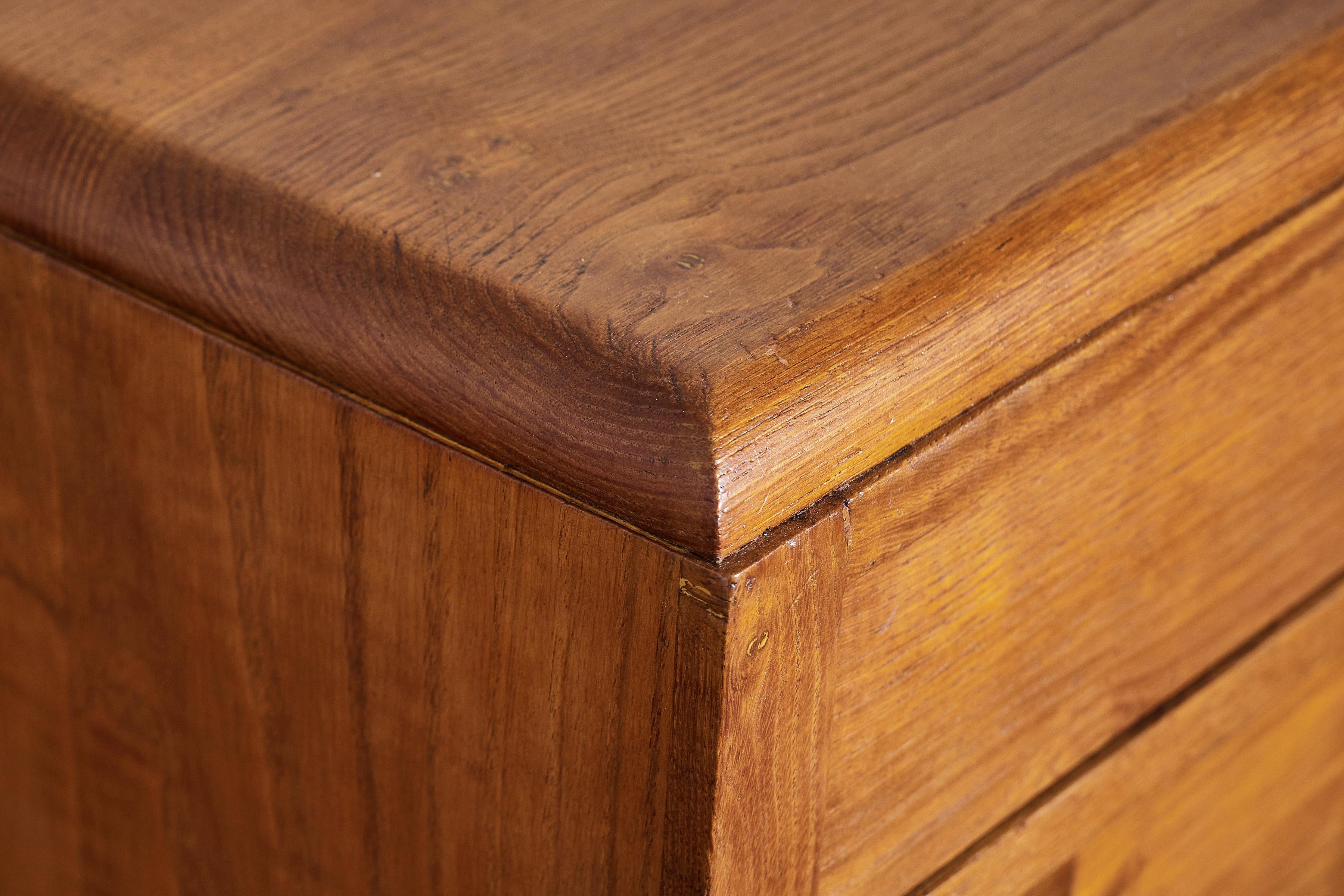 Italian Bedside Tables 9