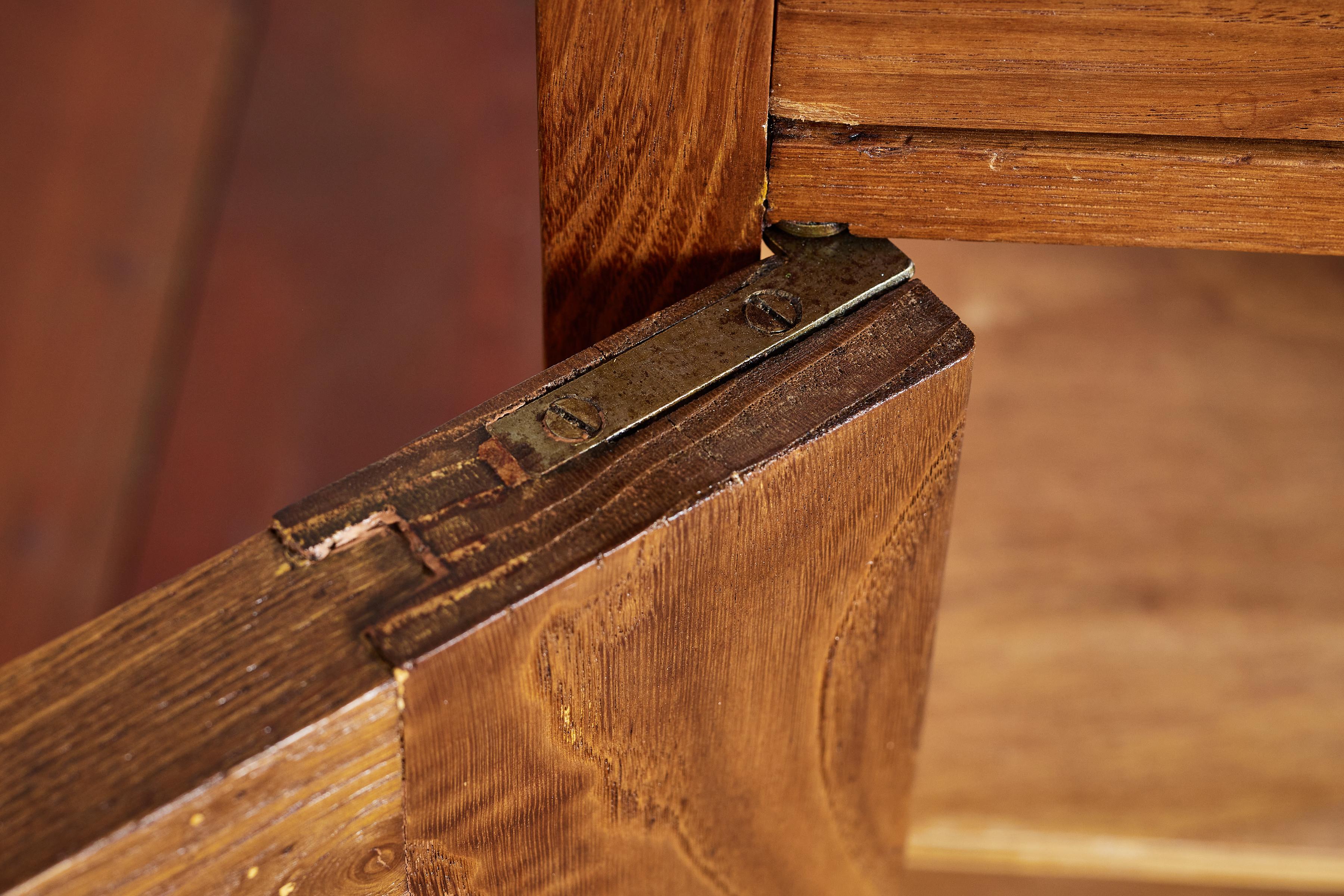 Italian Bedside Tables 11