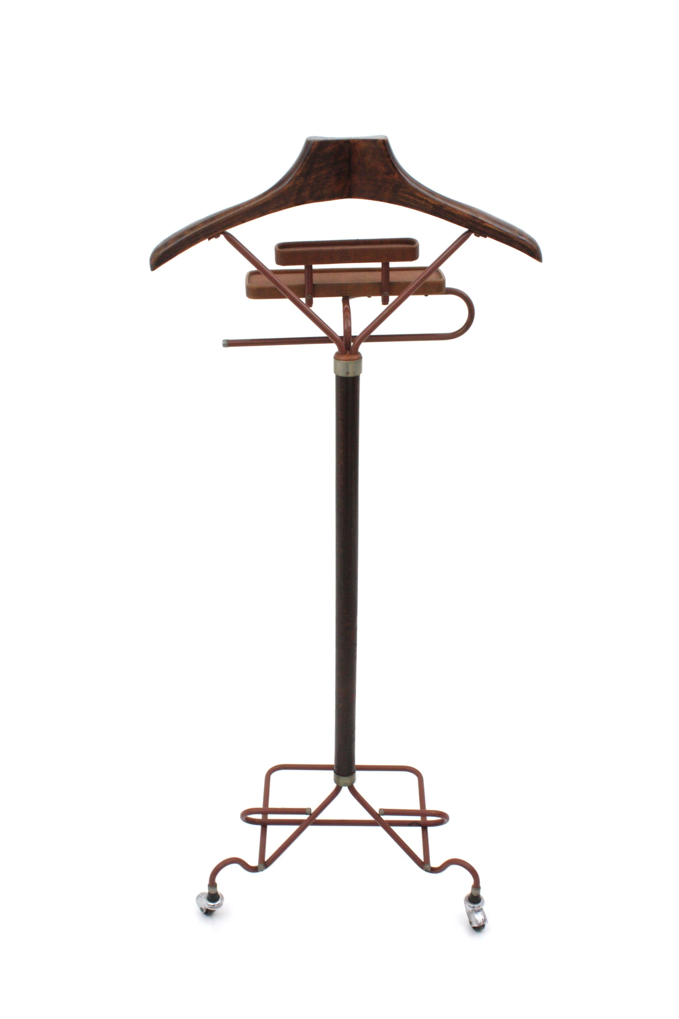Italian Beech Wood and Acrylic Valet Stand Dressboy, 1960s For Sale 6