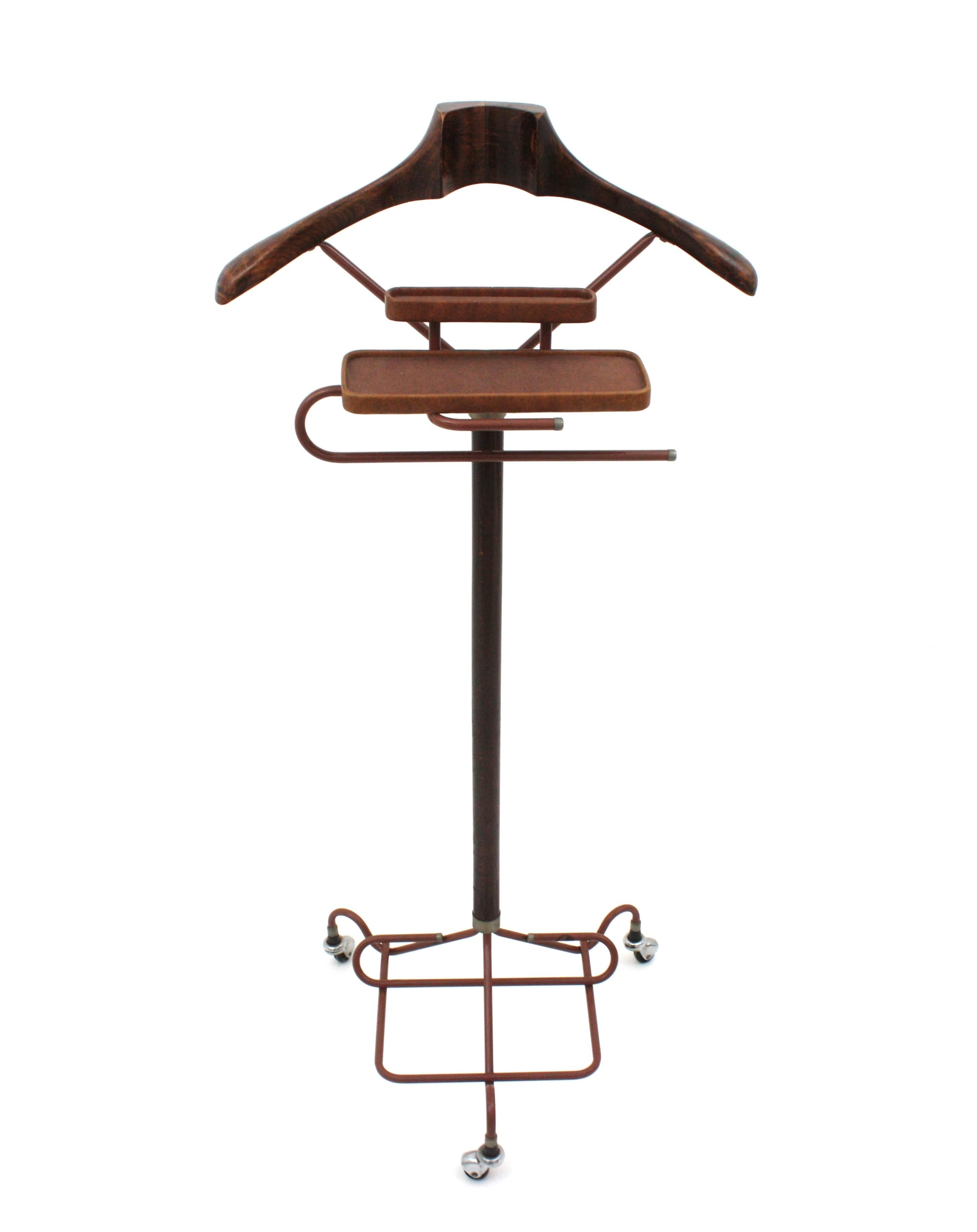 Italian Beech Wood and Acrylic Valet Stand Dressboy, 1960s In Good Condition For Sale In Barcelona, ES