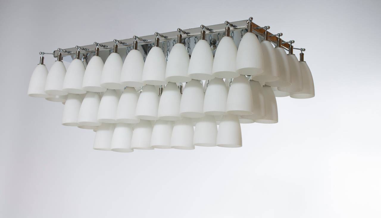 Mid-Century Modern Italian Bells Chandelier in White Blown Murano Glass Attributed to Mazzega For Sale