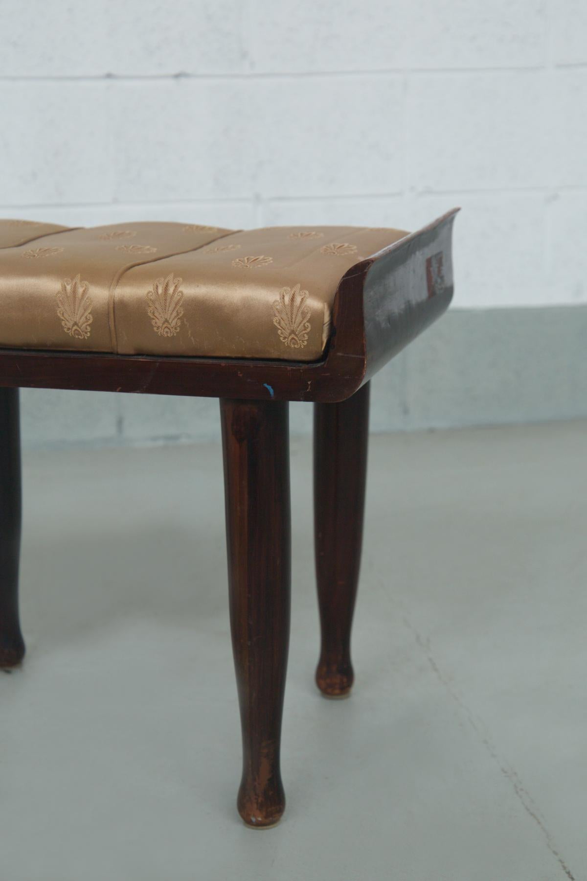 Italienische Bank von Paolo Buffa, mit originalem Goldsatin-Stoff im Angebot 2