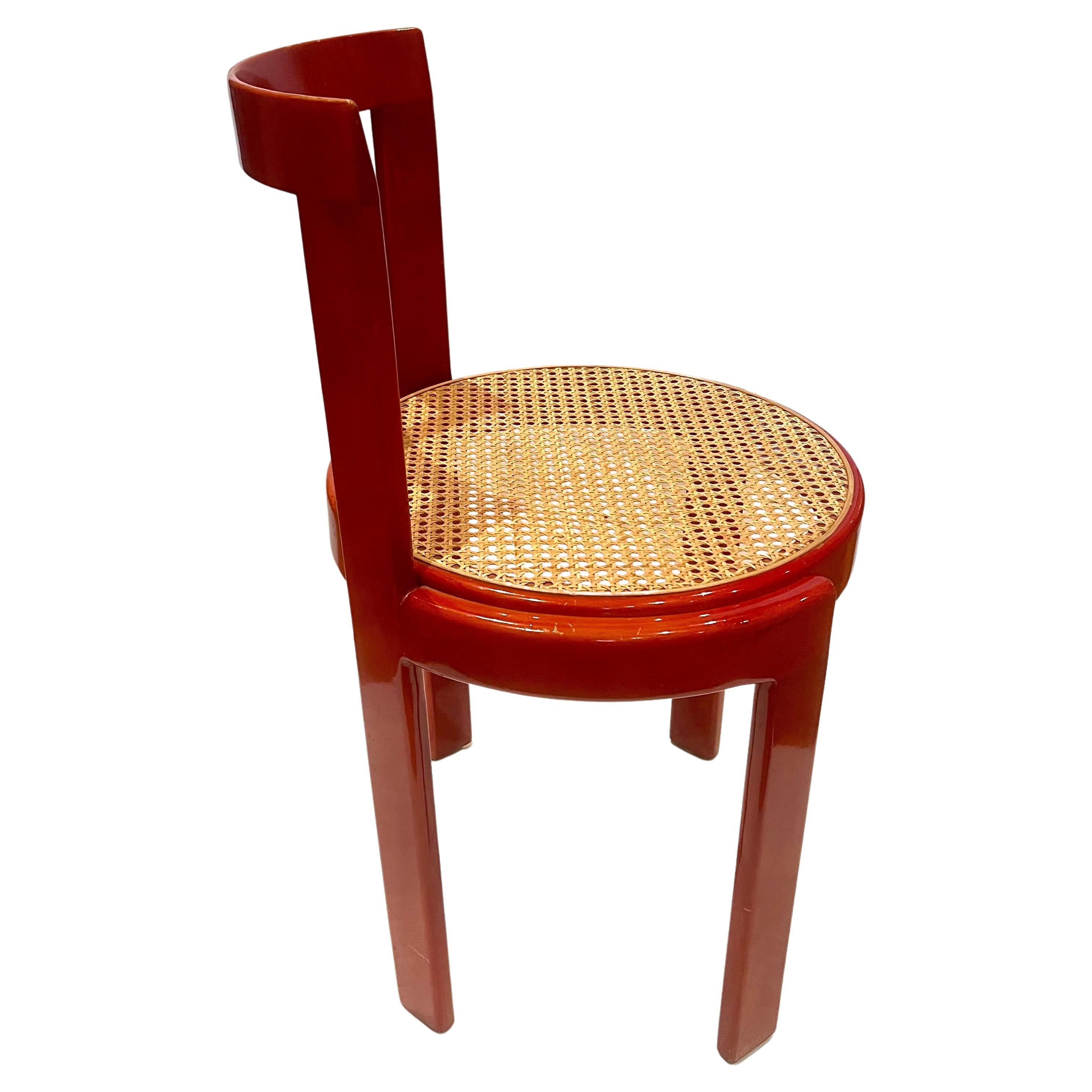 Ensemble de 6 chaises italiennes en bois cintré laqué rouge du milieu du siècle dernier Bon état - En vente à San Diego, CA