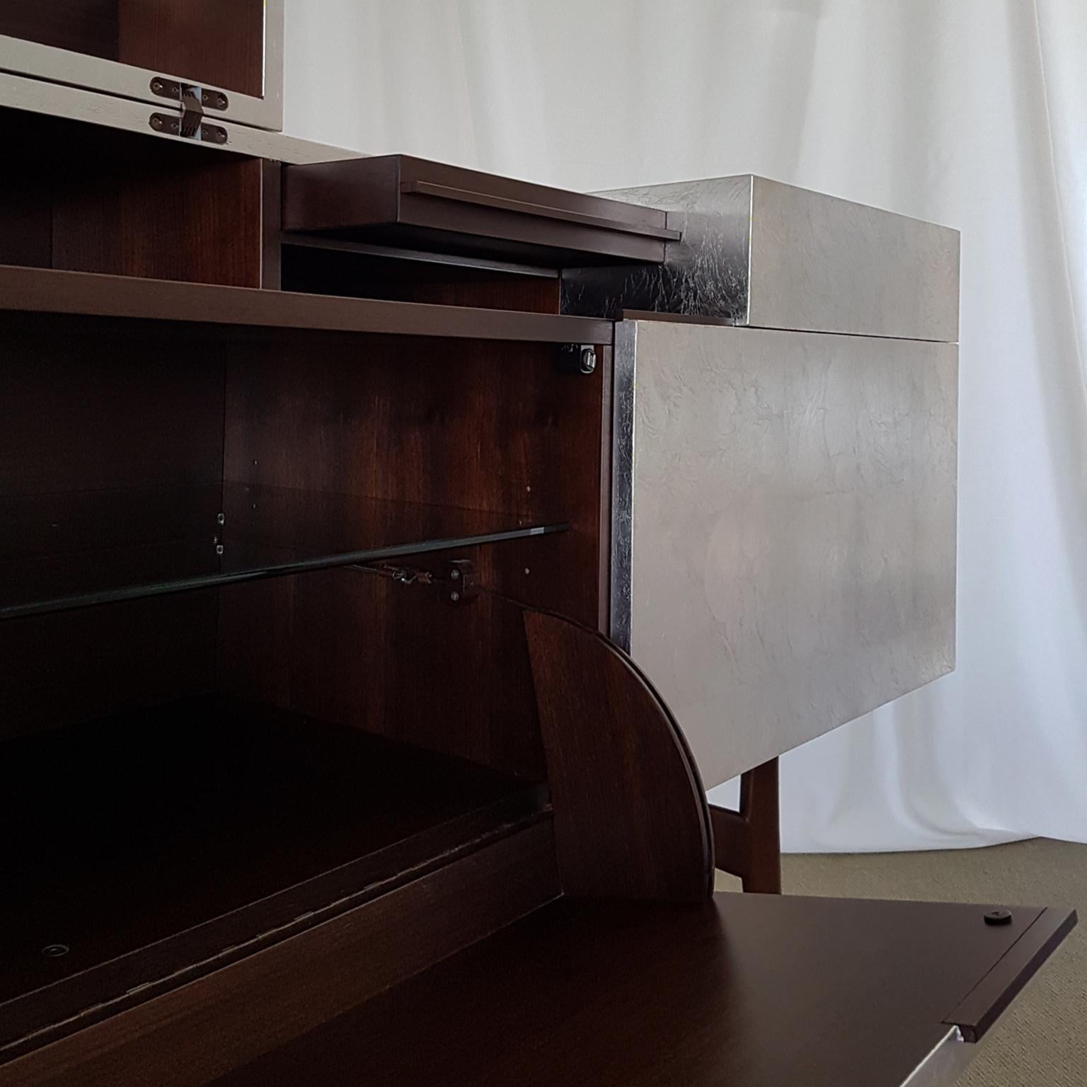 Post-Modern Italian Bernini Wood Sideboard in Dark American Walnut Covered with Silver Leaf For Sale