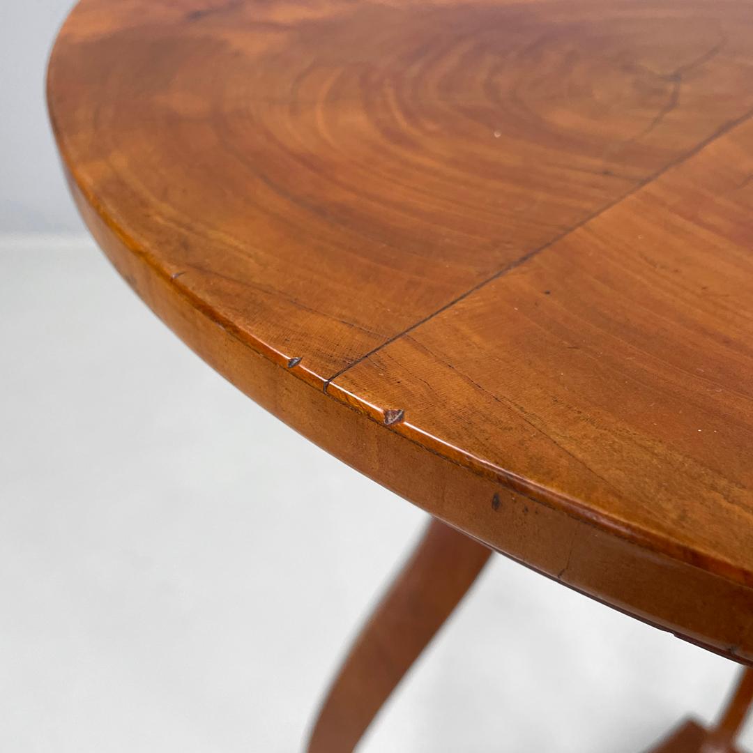Italienische runde Holzsockel oder -säulen im Biedermeier-Stil, frühe 1800er Jahre im Angebot 7