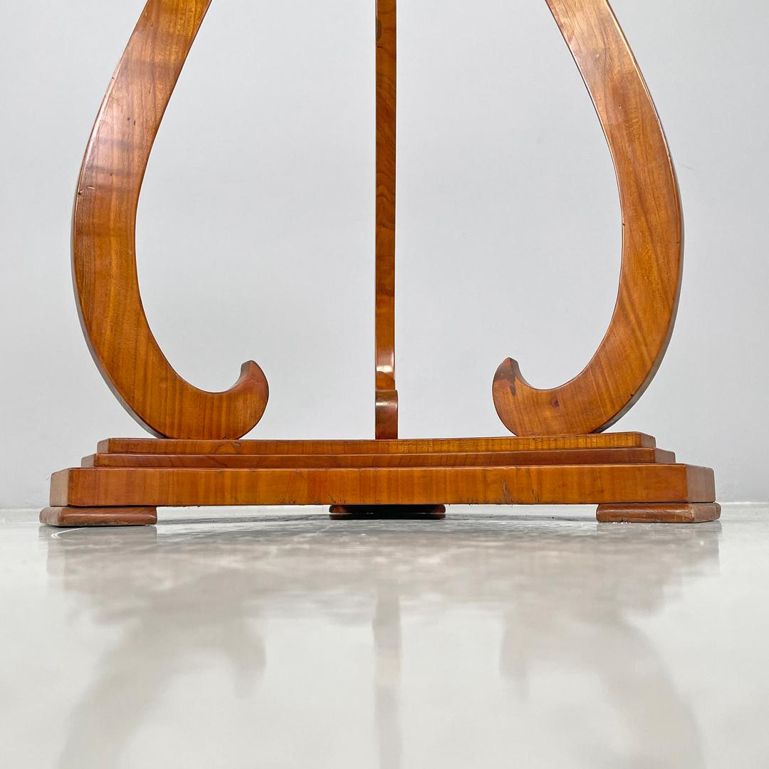 Italienische runde Holzsockel oder -säulen im Biedermeier-Stil, frühe 1800er Jahre im Angebot 11