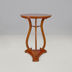 Italian Biedermeier style wooden round pedestals or columns, early 1800s