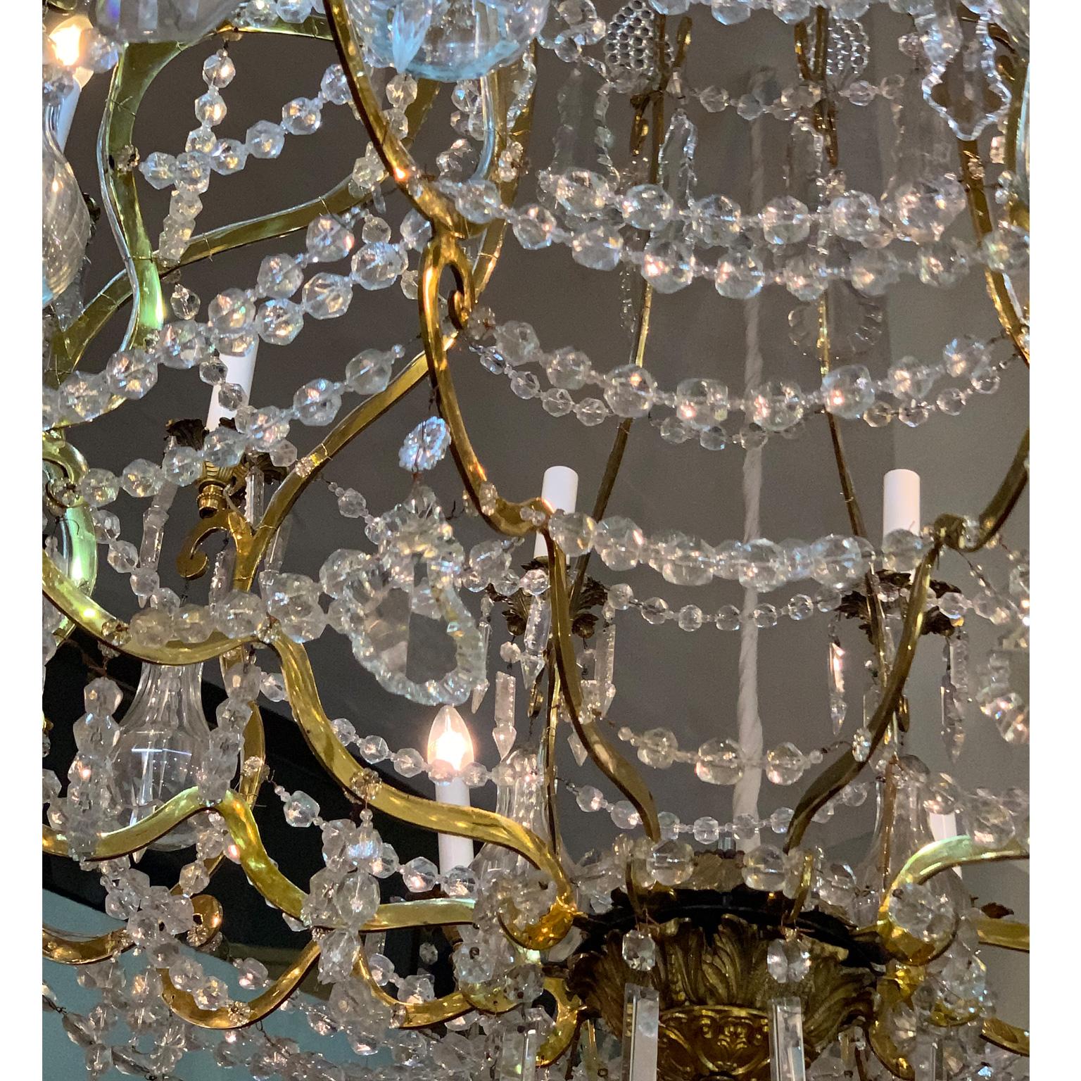 Italian Big Chandelier Gilded Bronze Crystal Pendent 20-Light Florence Palace For Sale 3