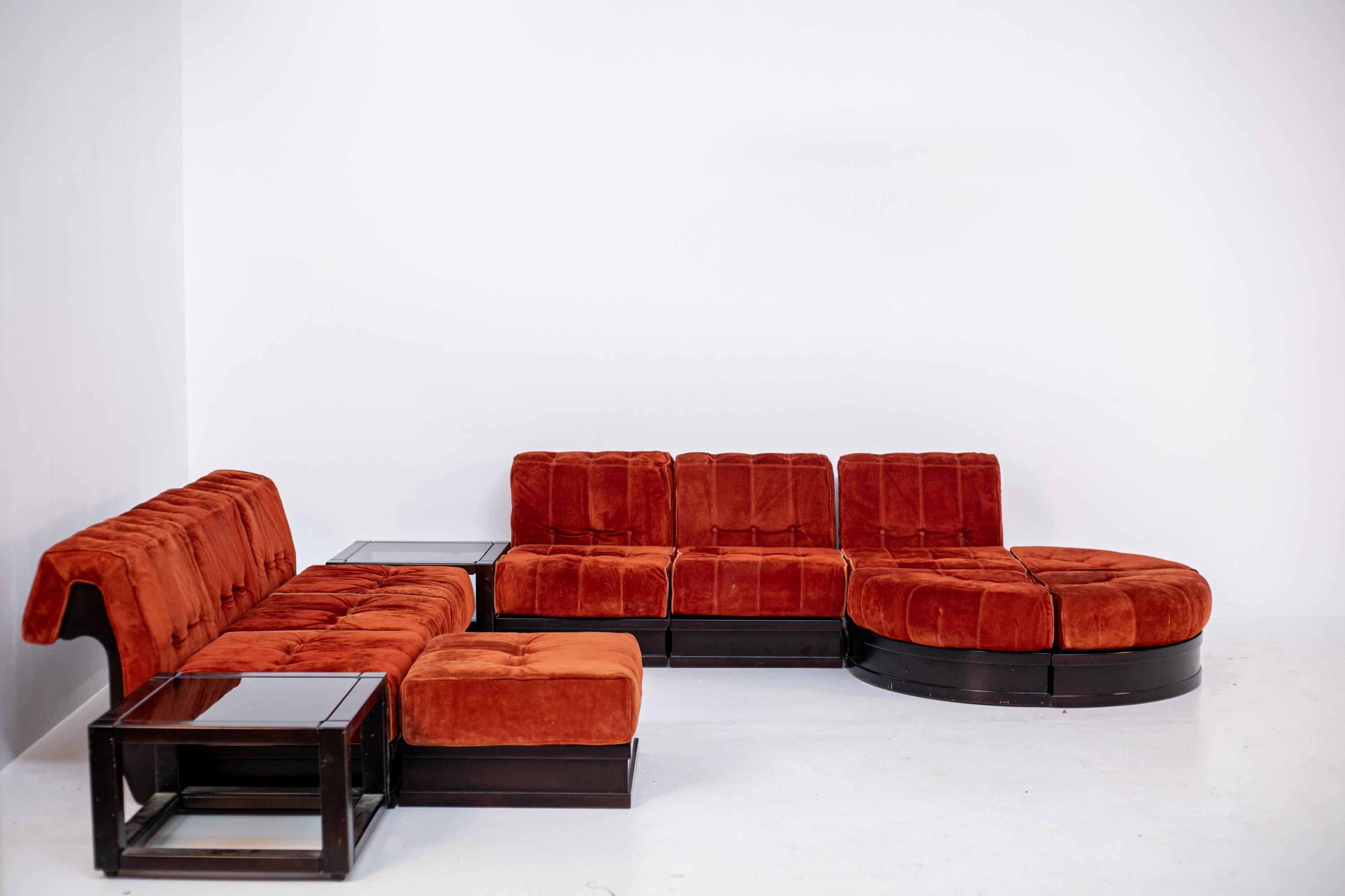 Italian Big Sofa Mod. Cancan by Luciano Frigerio in Orange Velvet and Side Table In Good Condition In Milano, IT