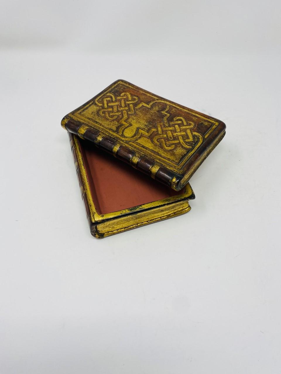 Late 20th Century Italian Binded Book Ceramic Box by Borghese For Sale