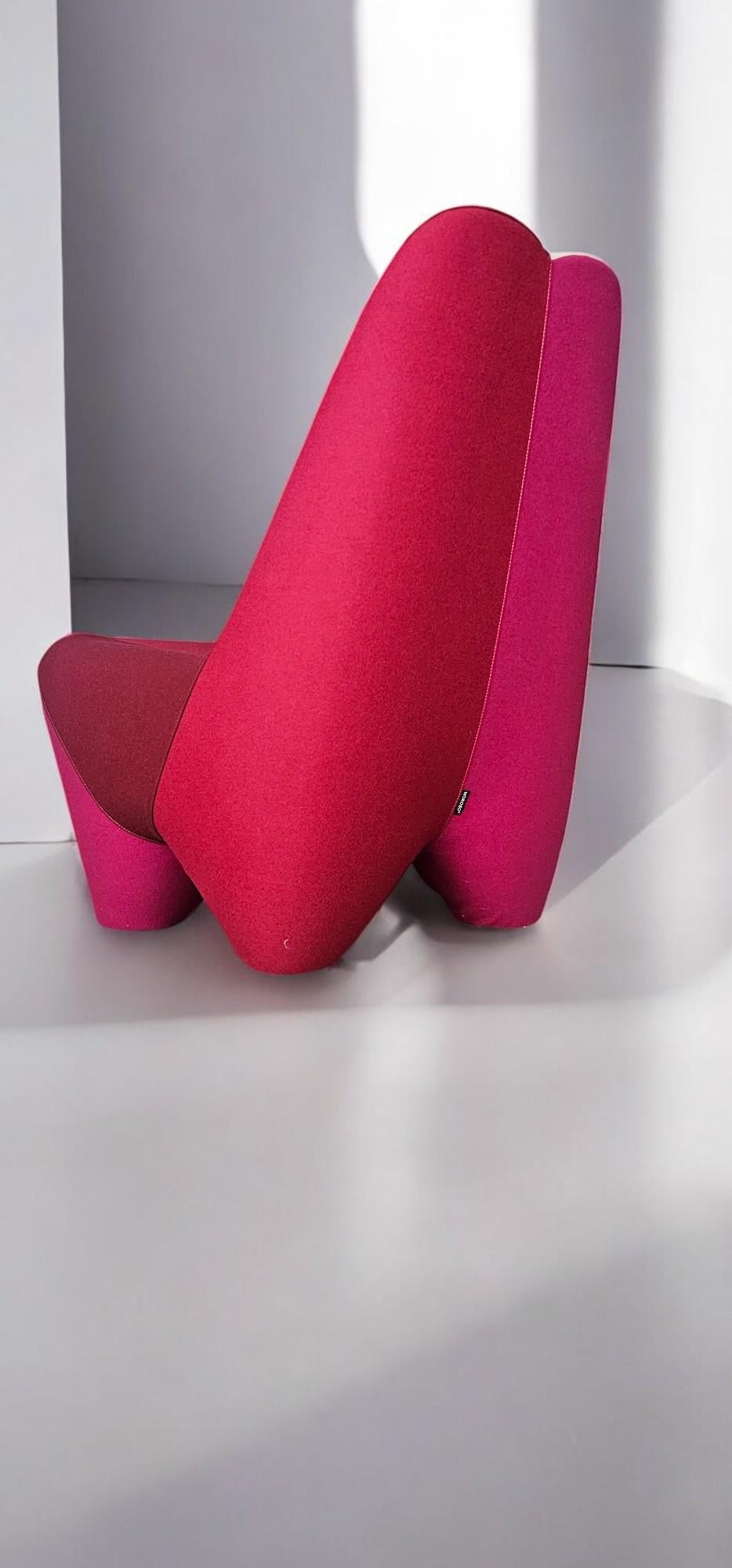 Binta Moroso is an armchair by Philippe Bestenheider characterized in its conception by essential features drawn from tradition 
African reworked.
Its sculptural shape reminds us of African craftsmanship objects but made soft by the polyurethane