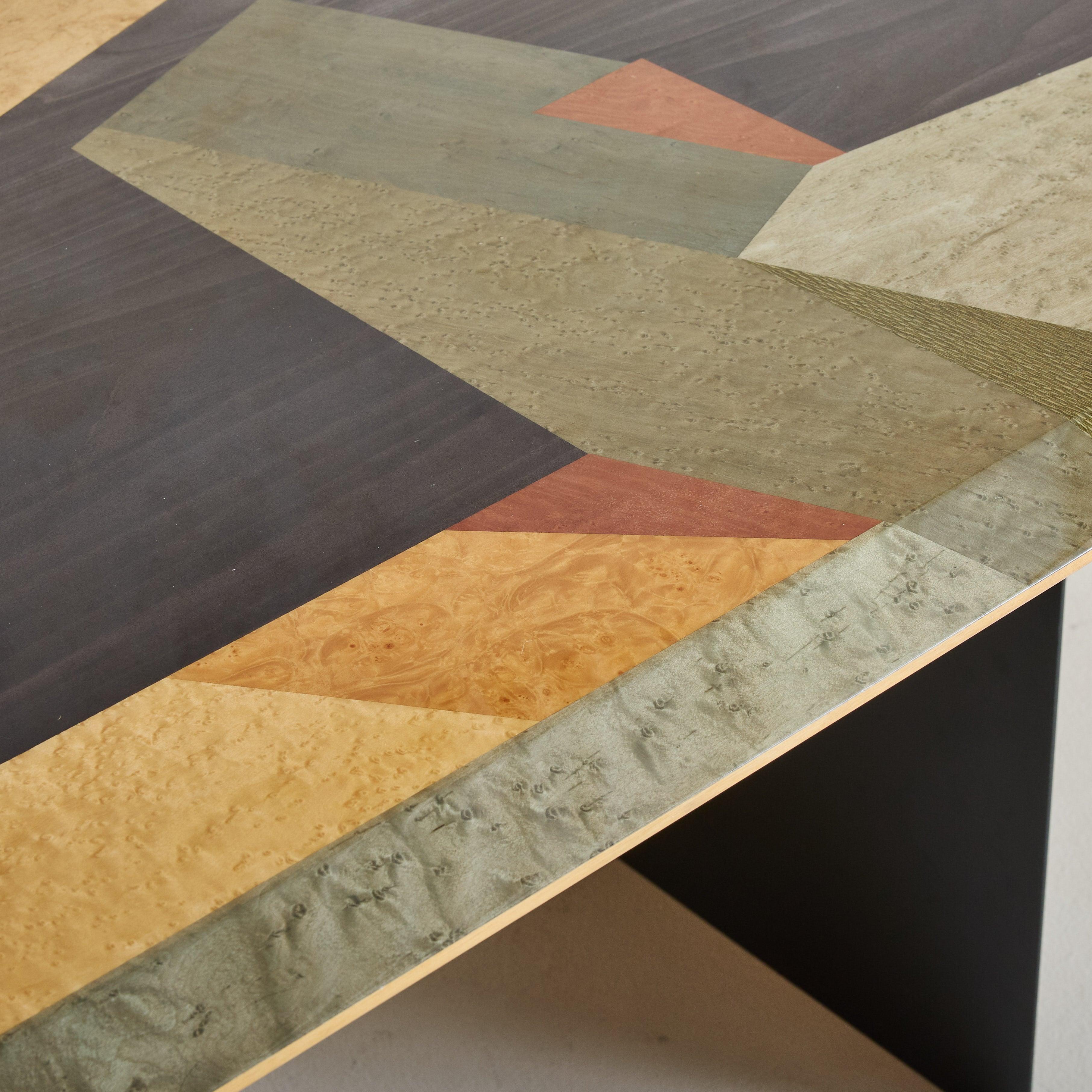 Italian Birdseye Maple Dining Table by Giovanni Offredi for Saporiti, 1980s In Good Condition For Sale In Chicago, IL