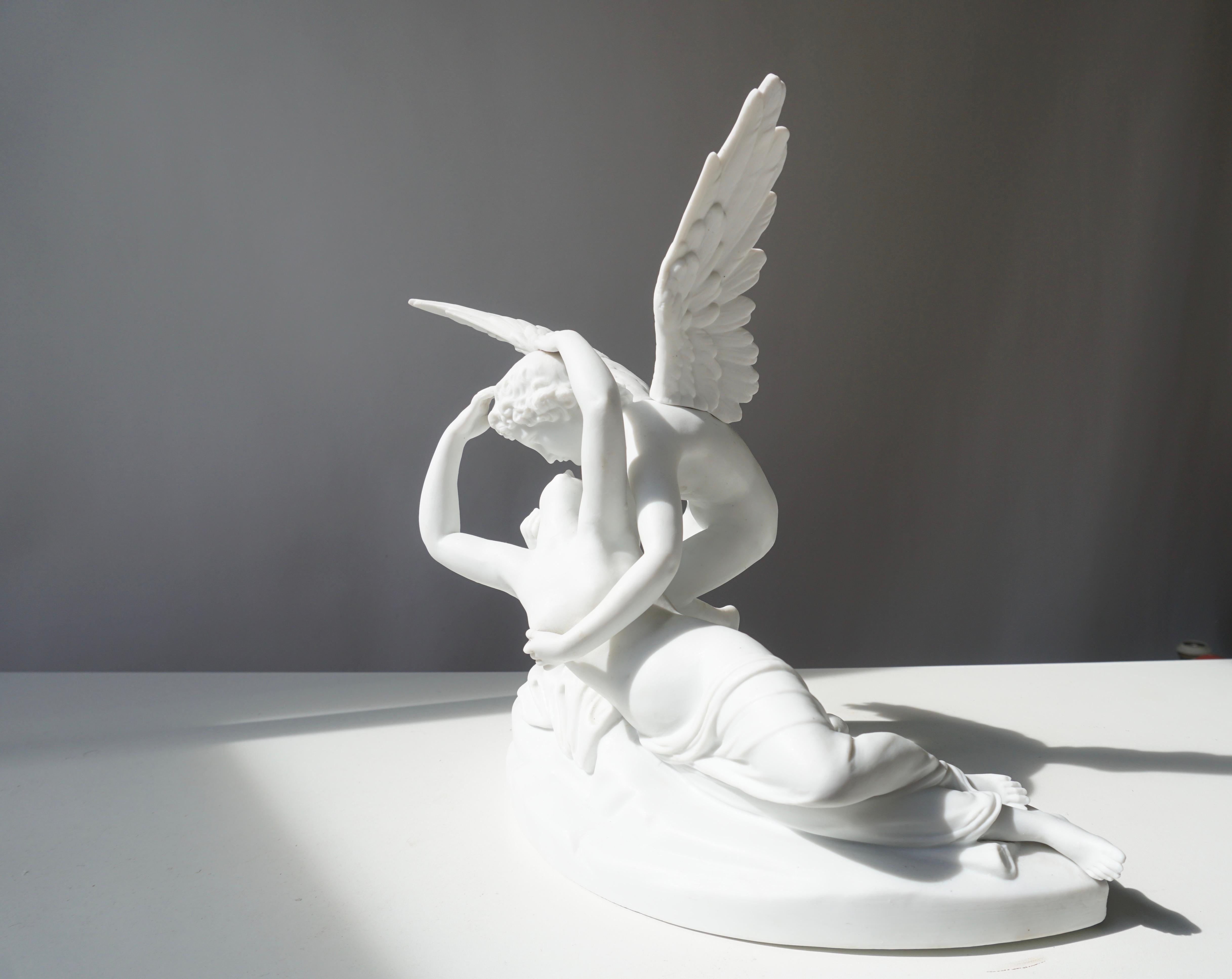 Italian Biscuit Porcelain “Psyche Revived by Cupid’s Kiss”, circa 1900 In Good Condition For Sale In Antwerp, BE