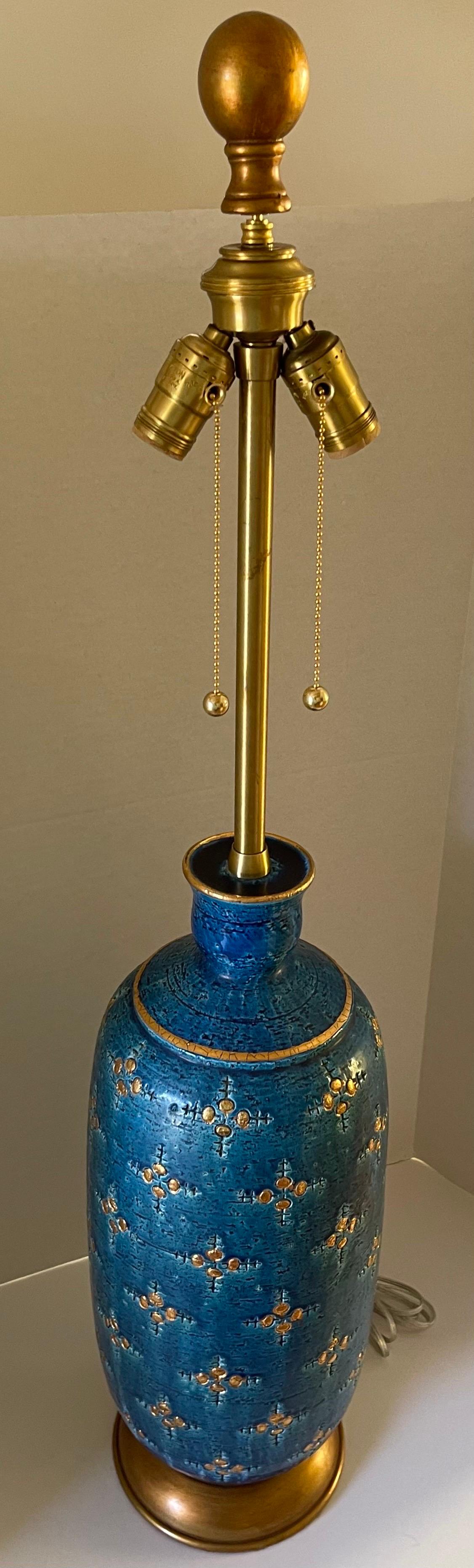 Lanpe de table italienne Bitossi Rimini bleue et or par Marbro Bon état - En vente à Stamford, CT