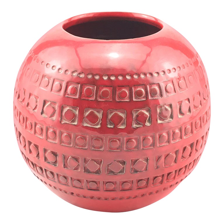 Mid Century Italian Ceramic Spherical Red Vase By Bitossi, 1960s For Sale  at 1stDibs