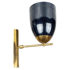 Italienischer verstellbarer Wandleuchter aus schwarzem Aluminium und Messing, 1950er Jahre