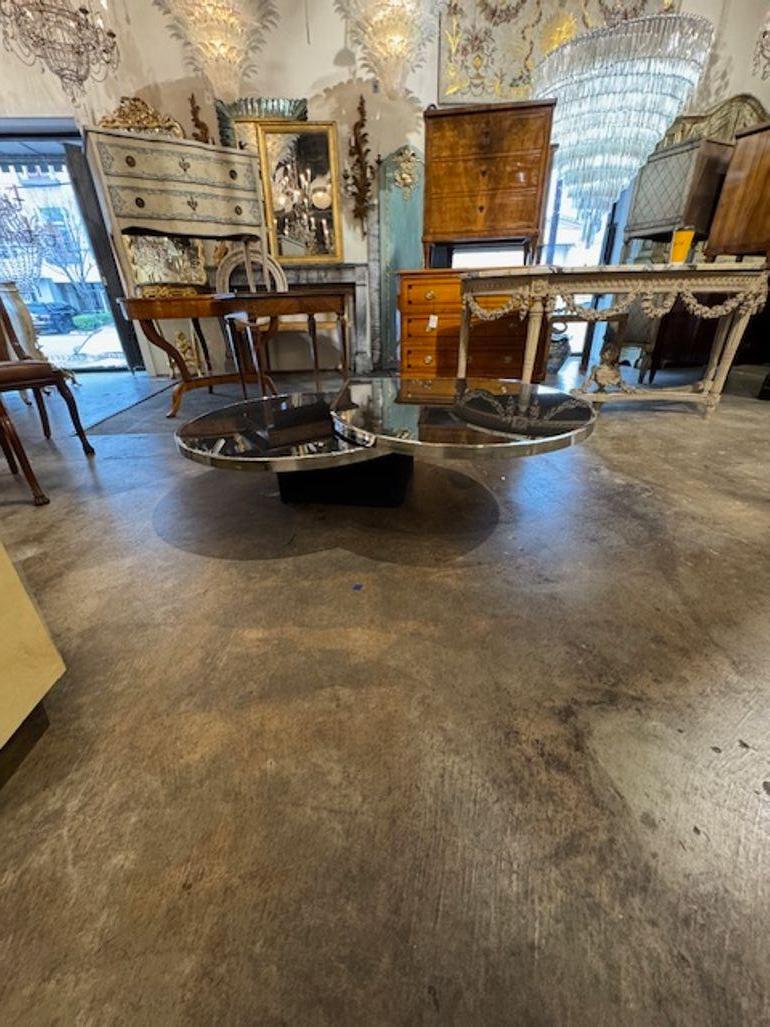 Table basse pivotante italienne en verre et noir Bon état - En vente à Dallas, TX