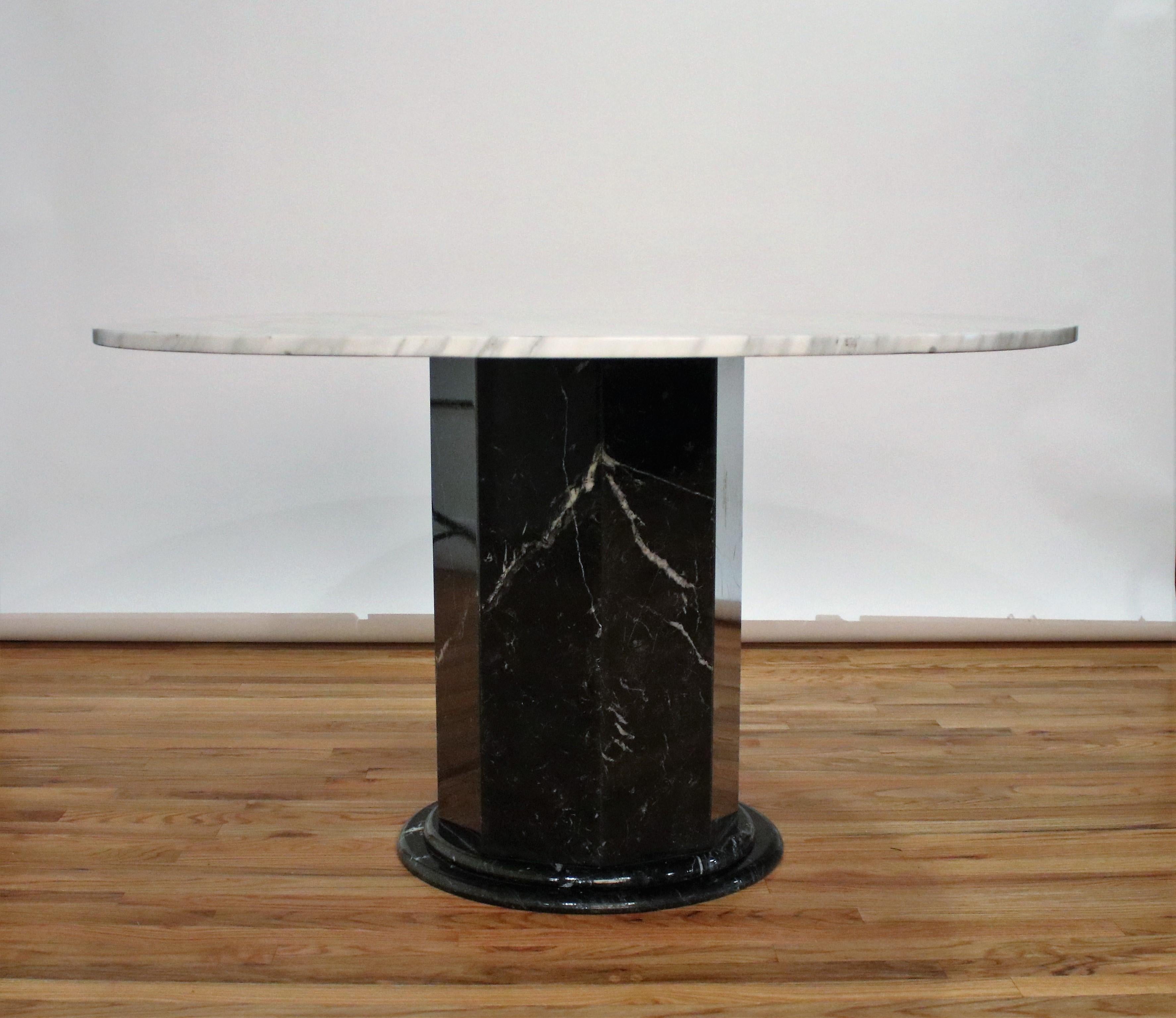 Post-Modern Italian Black and White Marble Pedestal Table, 1970s For Sale