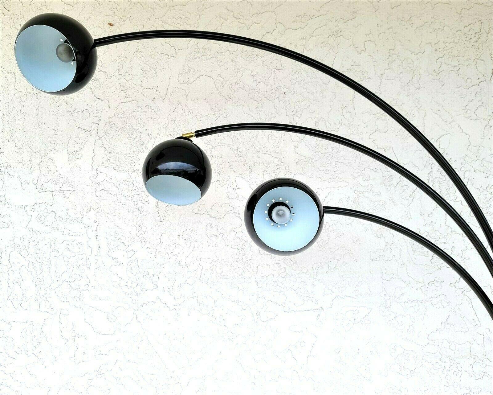 Mid-Century Modern Italian Black Chrome & Marble Guzzini Style Arc Floor Lamp For Sale