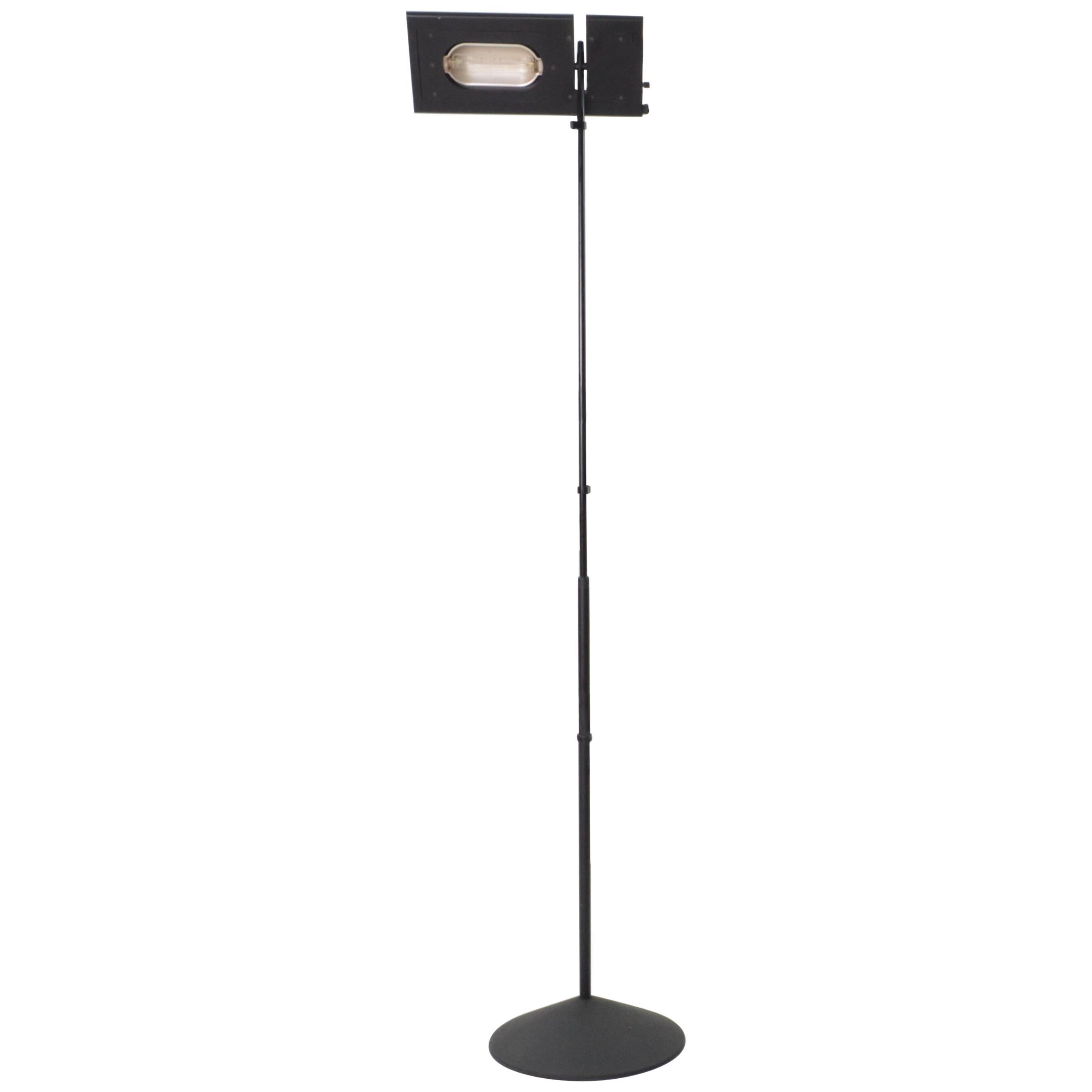 Modern 1980s Italian black aluminium and steel Duna Terra telescopic tall halogen floor lamp. It has been designed by Mario Barbaglia and Marco Colombo, produced by PAF Studio. This lamp is perfect to create contrast or to be used as spotlight to