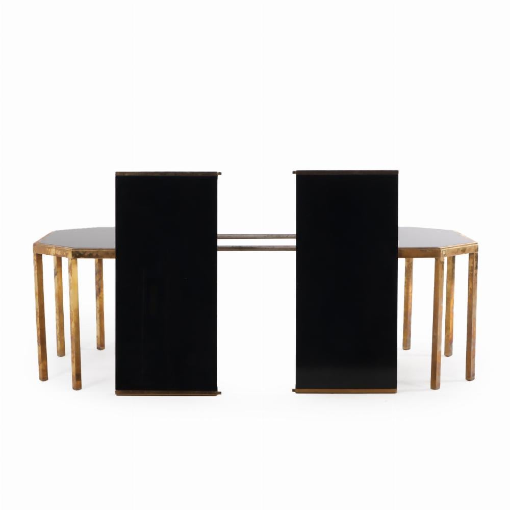 Mesa de comedor italiana de cristal negro y latón atribuida a Willy Rizzo, C. 1970. Italiano en venta