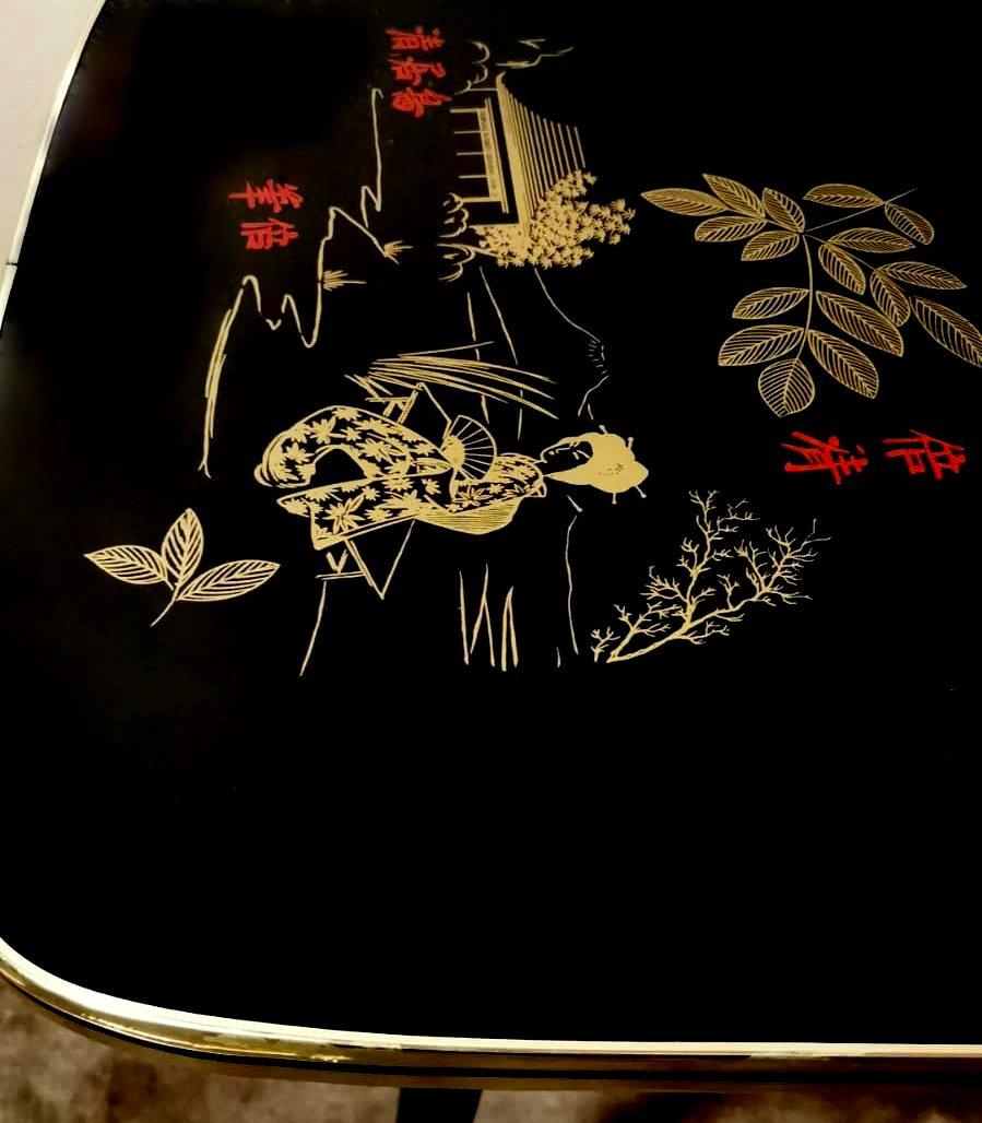 Laiton Table de canapé italienne en verre noir, décorations orientales, mod. Rene His en vente